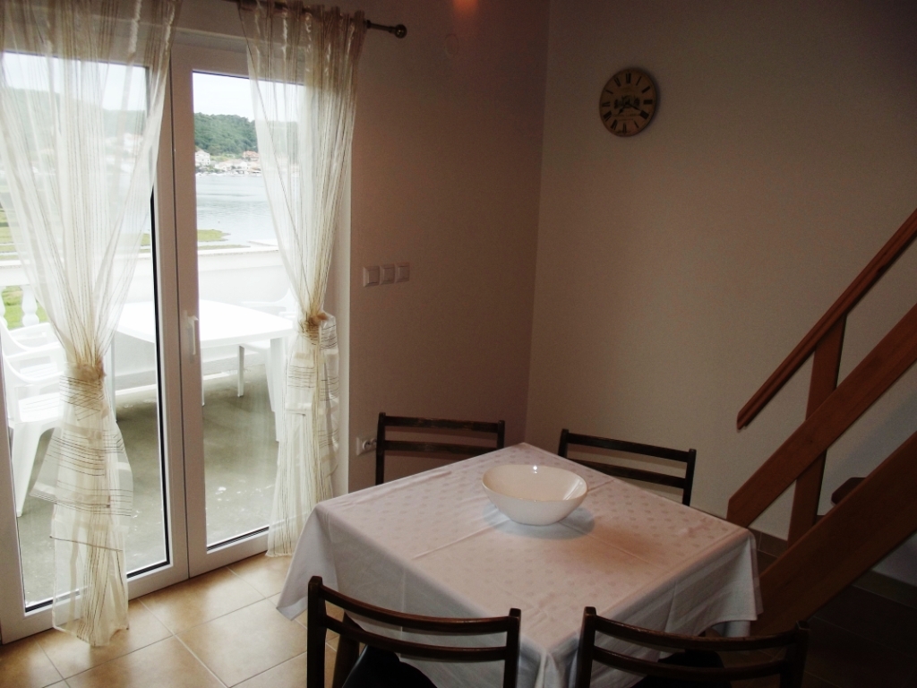 Two bedroom apartment with balcony and sea view Supetarska Draga - Gornja, Rab (A-15453-b)