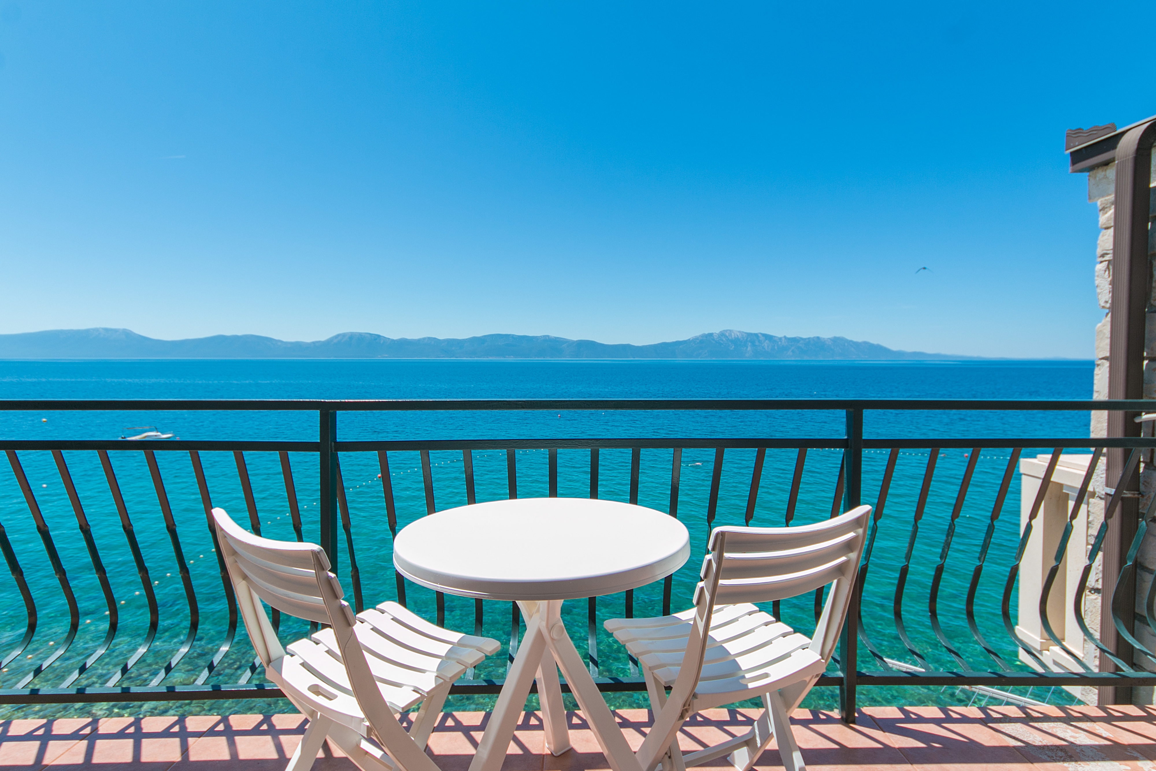 One bedroom apartment near beach Brist, Makarska  A-a