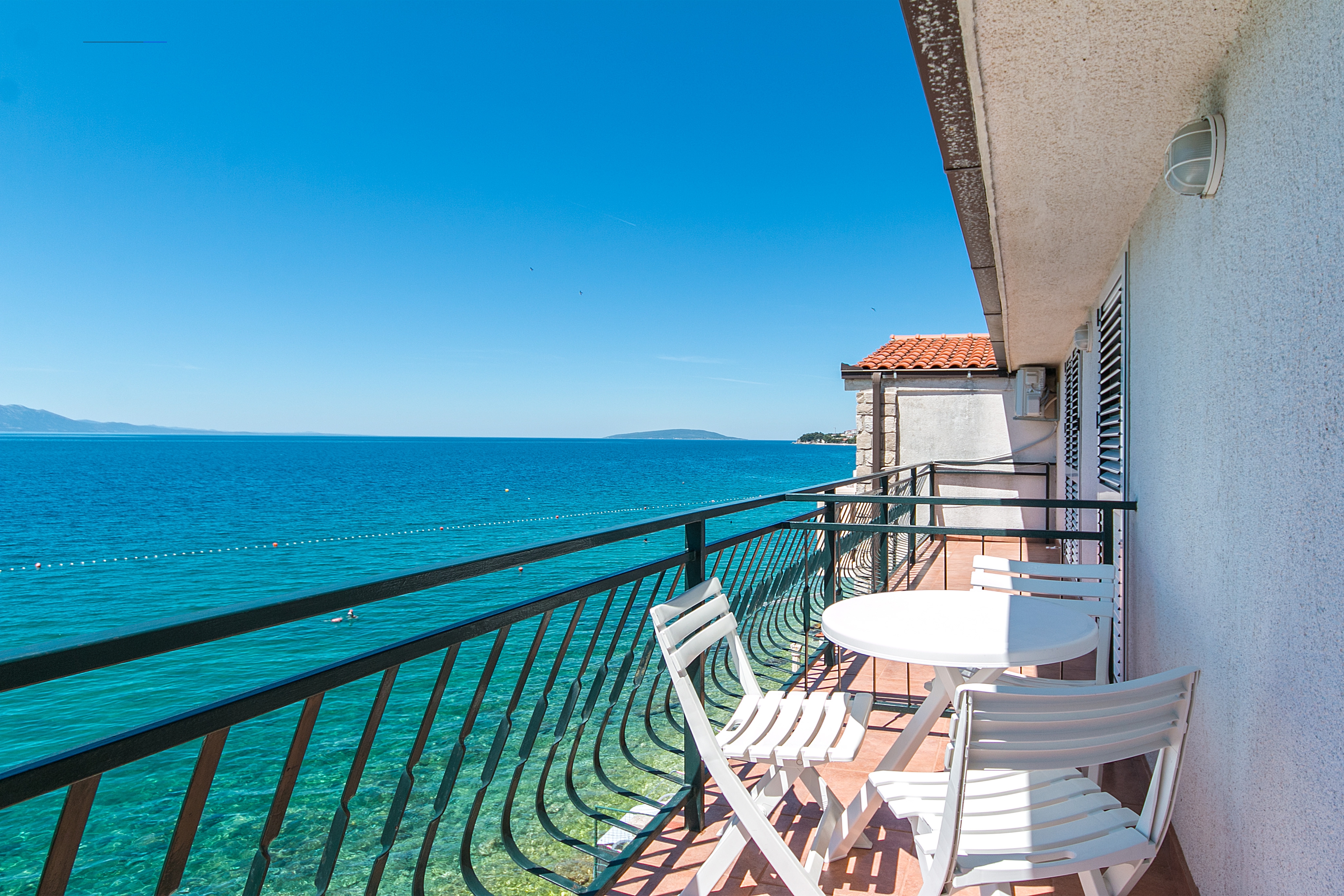 One bedroom apartment near beach Brist, Makarska  A-b