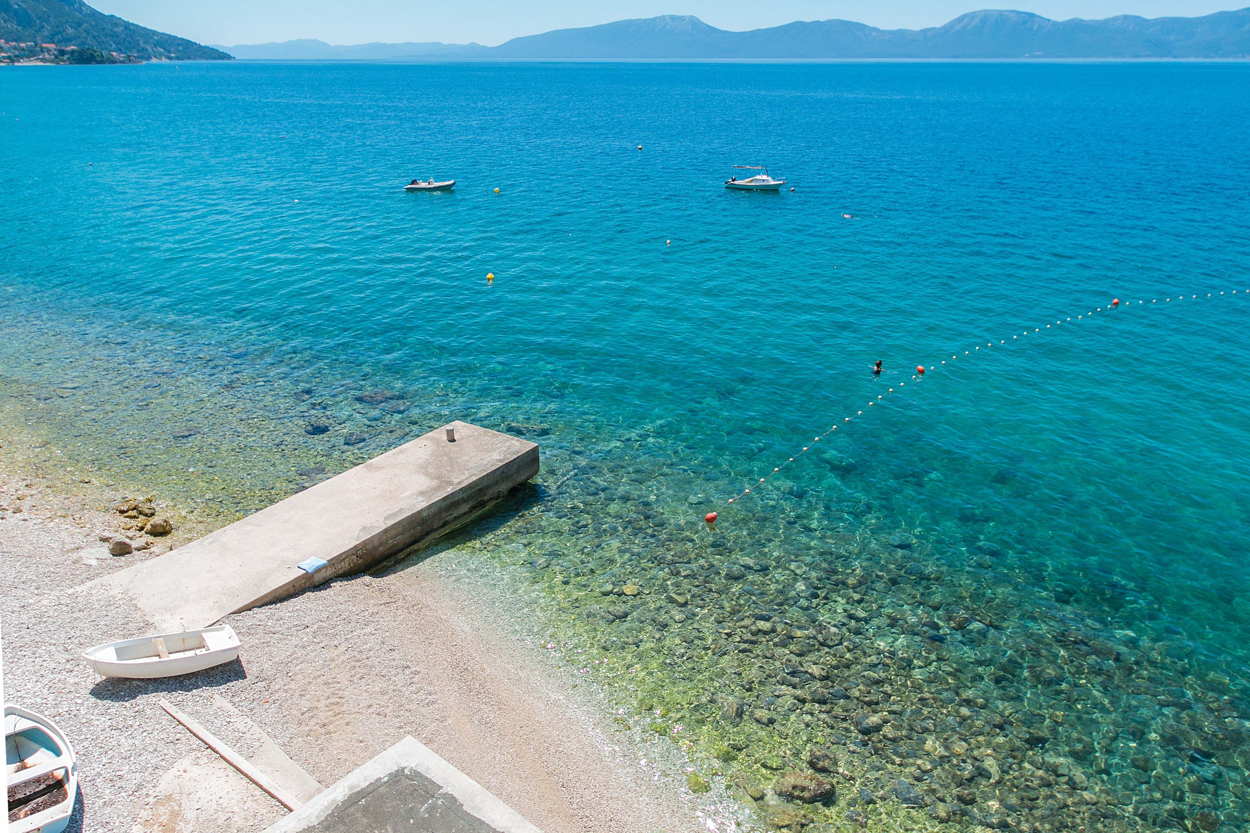 One bedroom apartment near beach Brist, Makarska  A-b