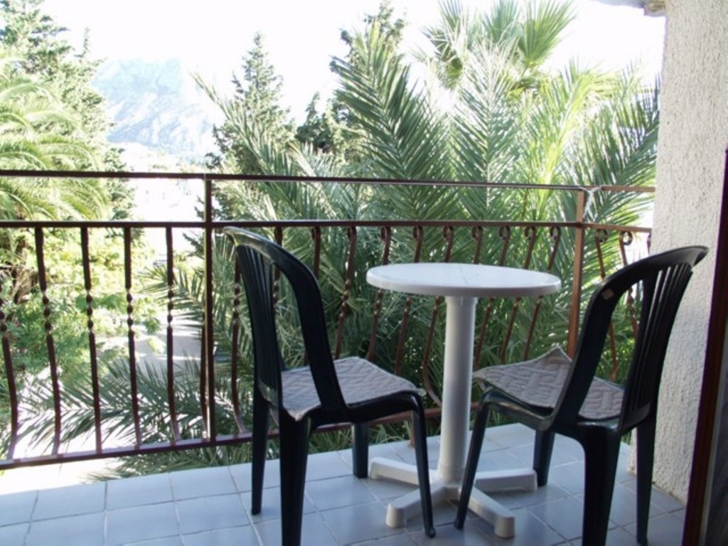 One bedroom apartment near beach Brist, Makarska (A-15465-c) One bedroom apartment near beach Brist, Makarska (A-15465-c)
