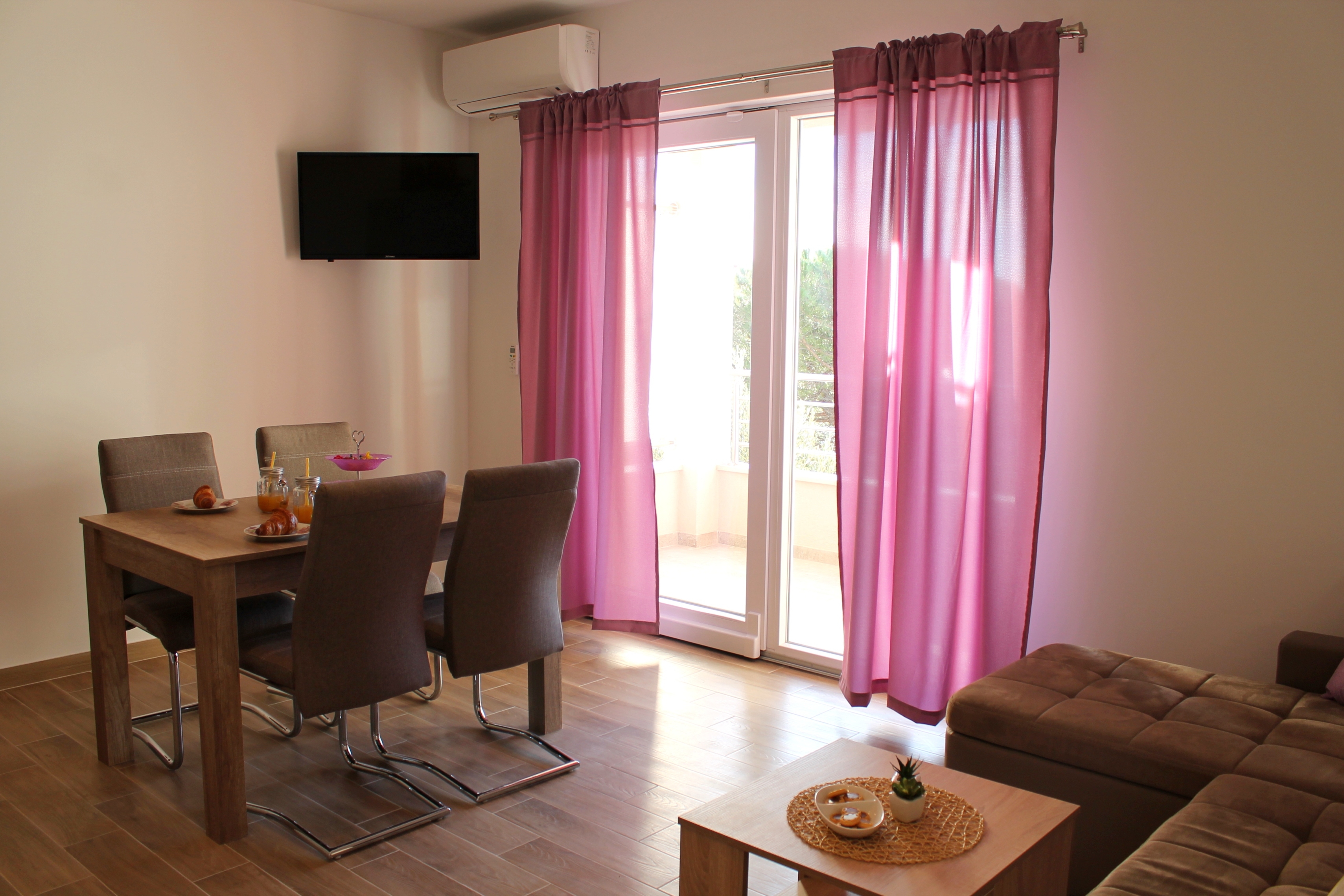 One bedroom apartment with balcony Podaca (Makarska) (A-15475-d) One bedroom apartment with balcony Podaca (Makarska) (A-15475-d)