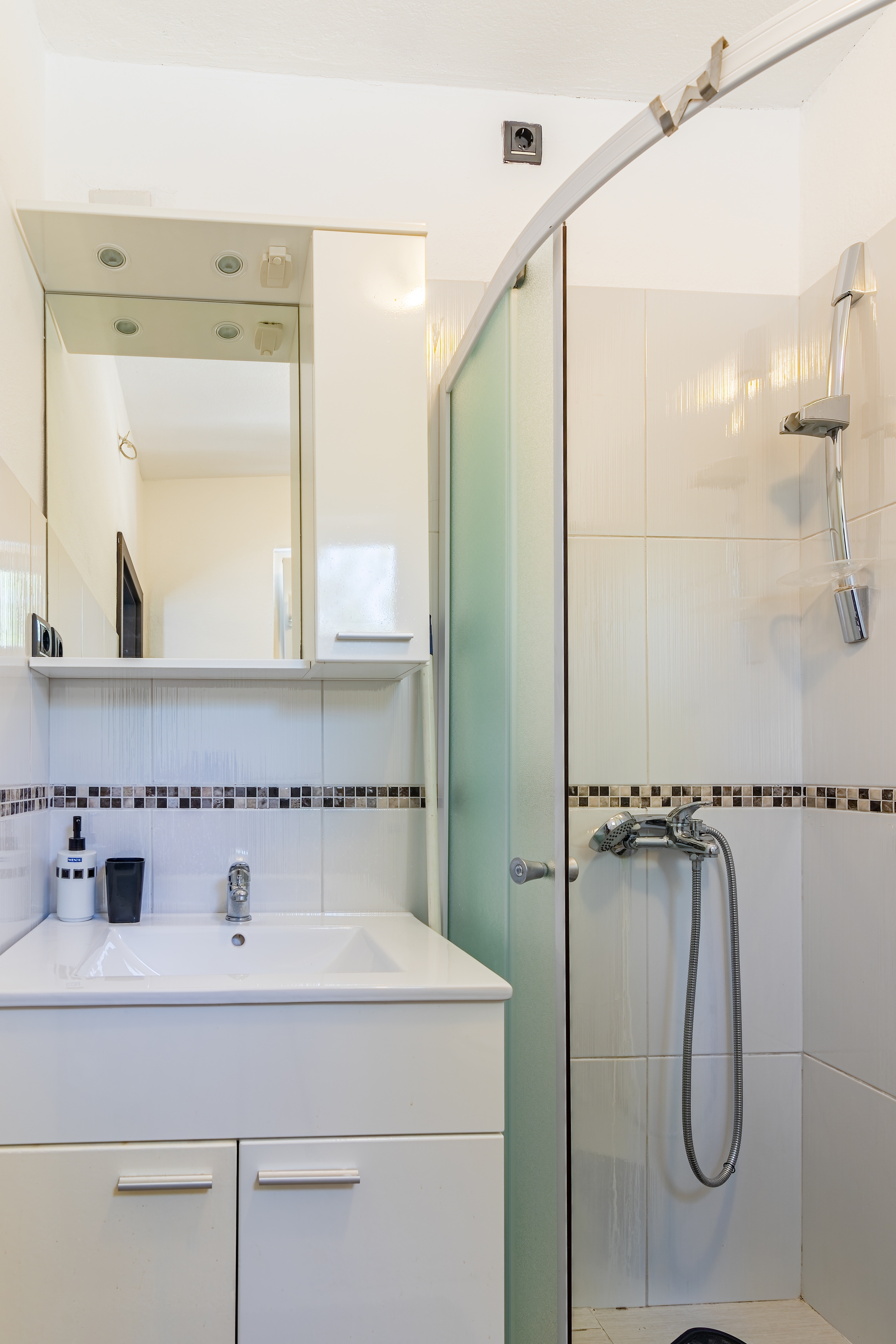 Four bedroom house with terrace Cove Koramaslinova - Koromaslinova, Brač  K