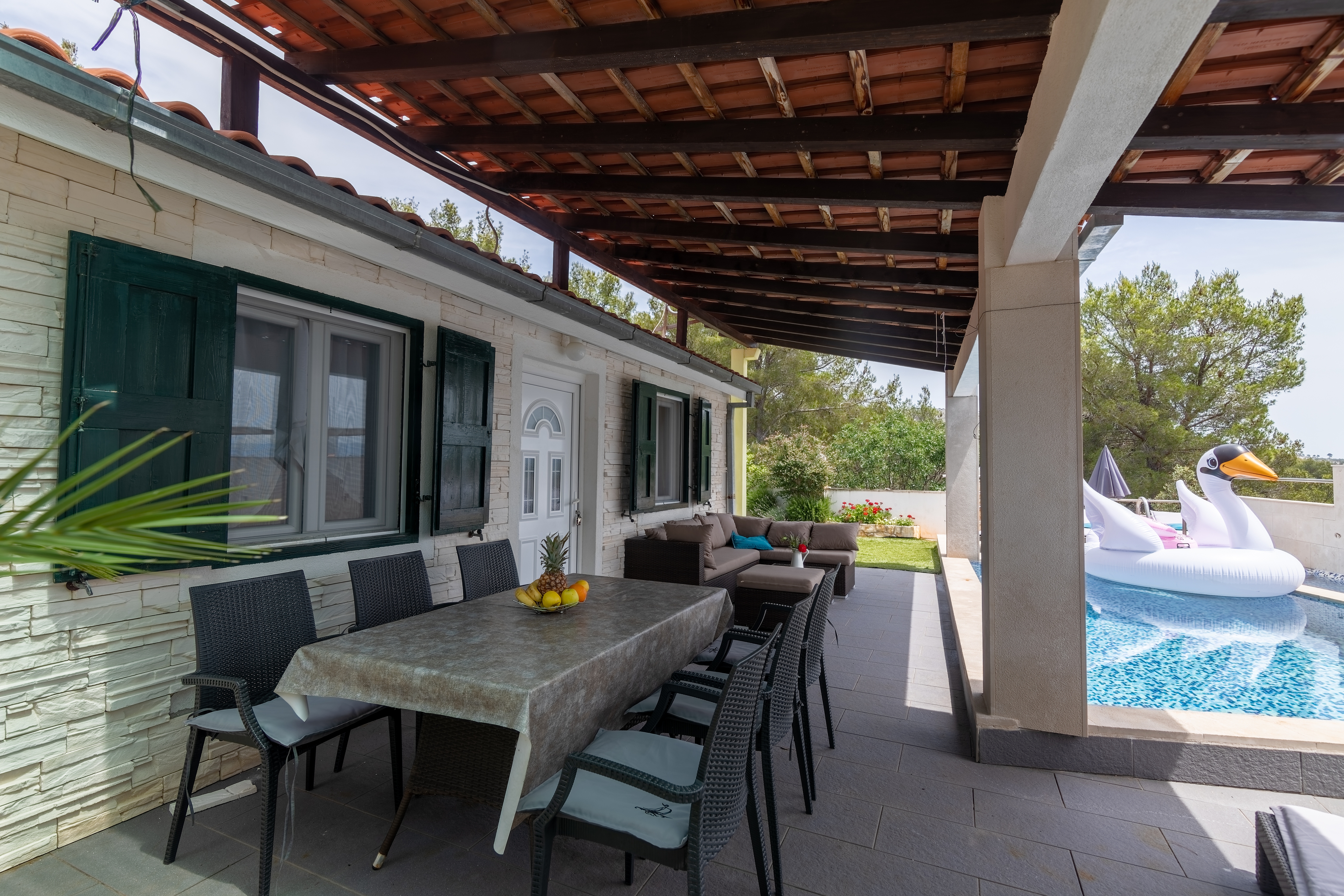Four bedroom house with terrace Cove Koramaslinova - Koromaslinova, Brač  K