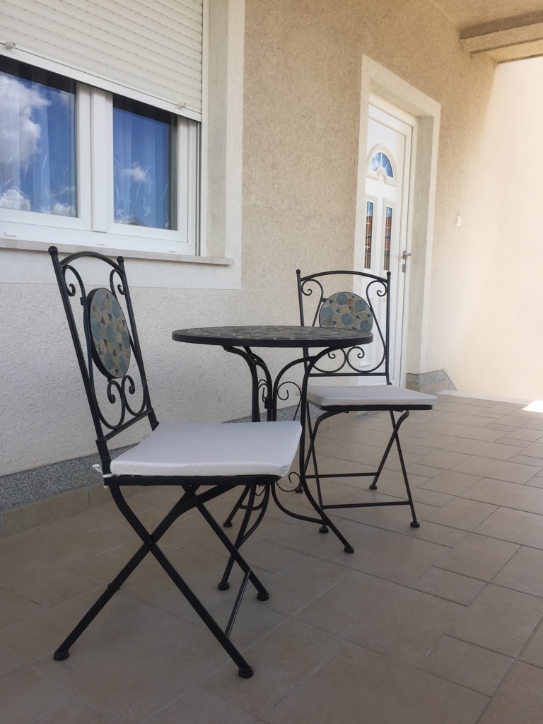 Three bedroom apartment with terrace and sea view Kaštel Kambelovac, Kaštela  A-a