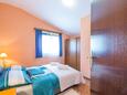 Bedroom 2 Vir, Bedroom 2 in the house, WiFi.