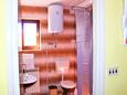 Ванная комната 1 Primošten, Ванная комната 1 в размещении типа apartment, Домашние животные допускаются и WiFi.