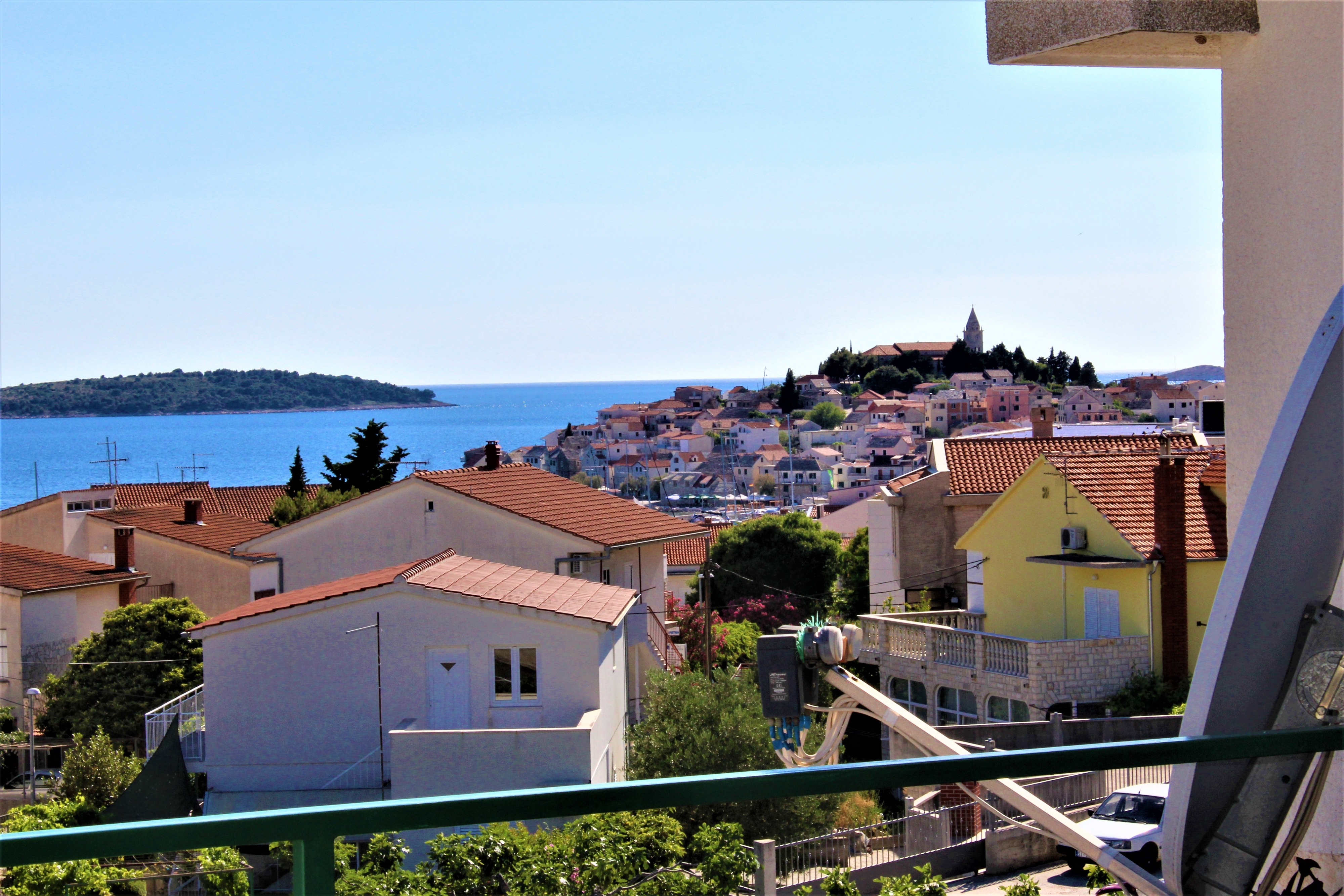 Two bedroom apartment with terrace and sea view Primošten  A-a