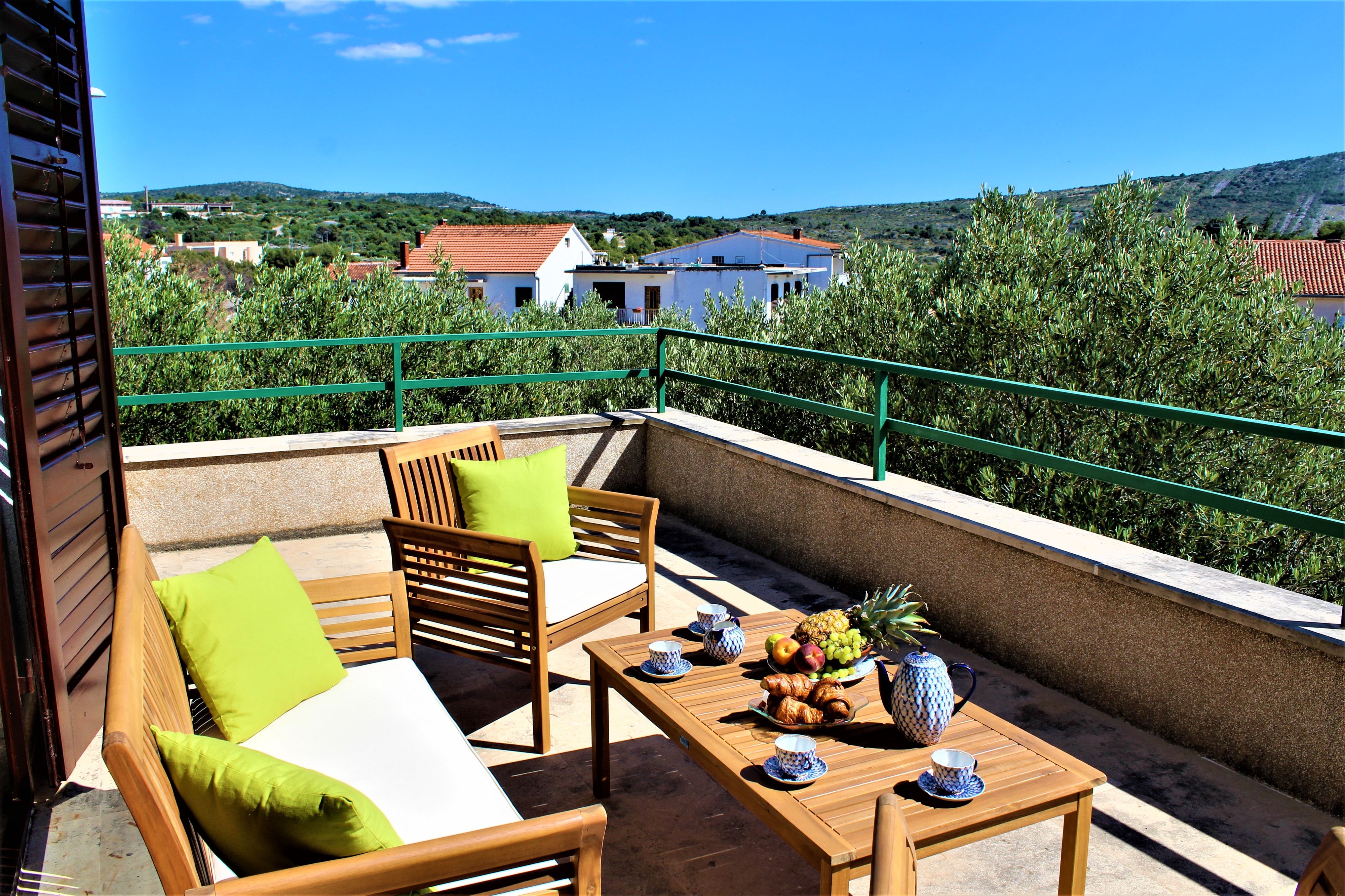 One bedroom apartment with terrace and sea view Primošten  A-b