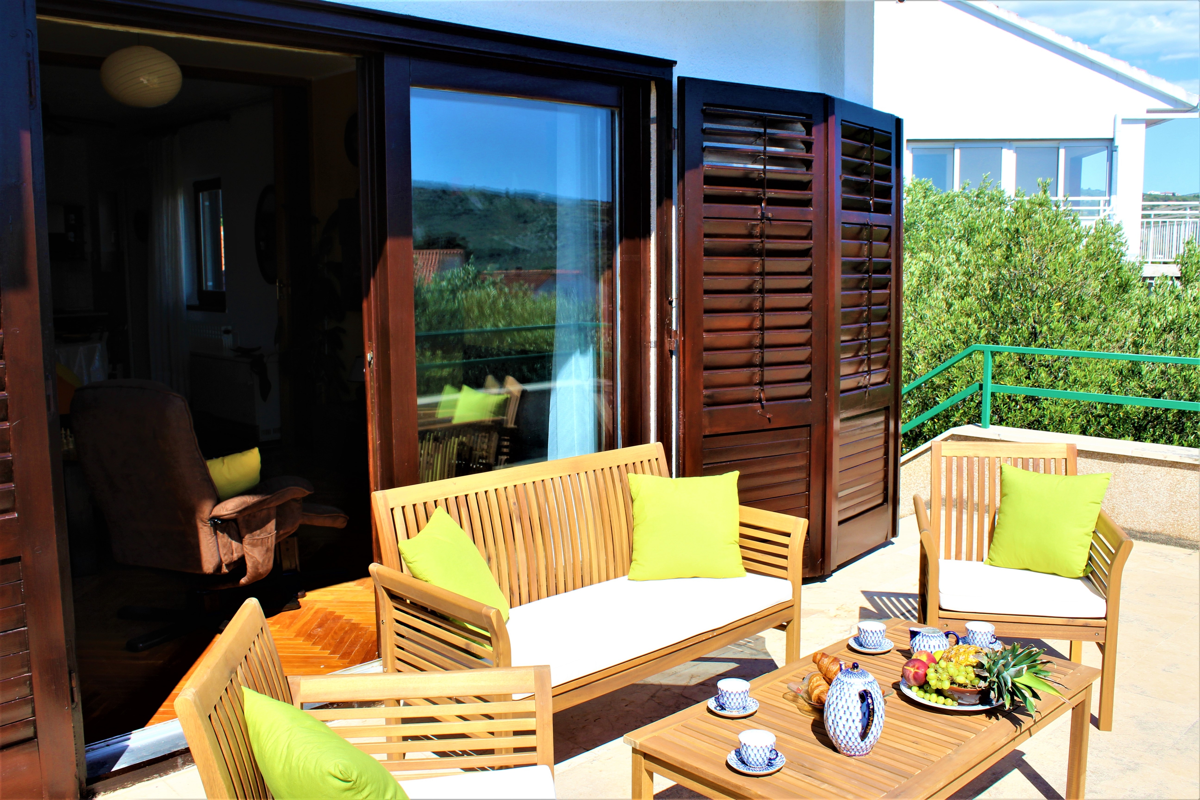 One bedroom apartment with terrace and sea view Primošten  A-b