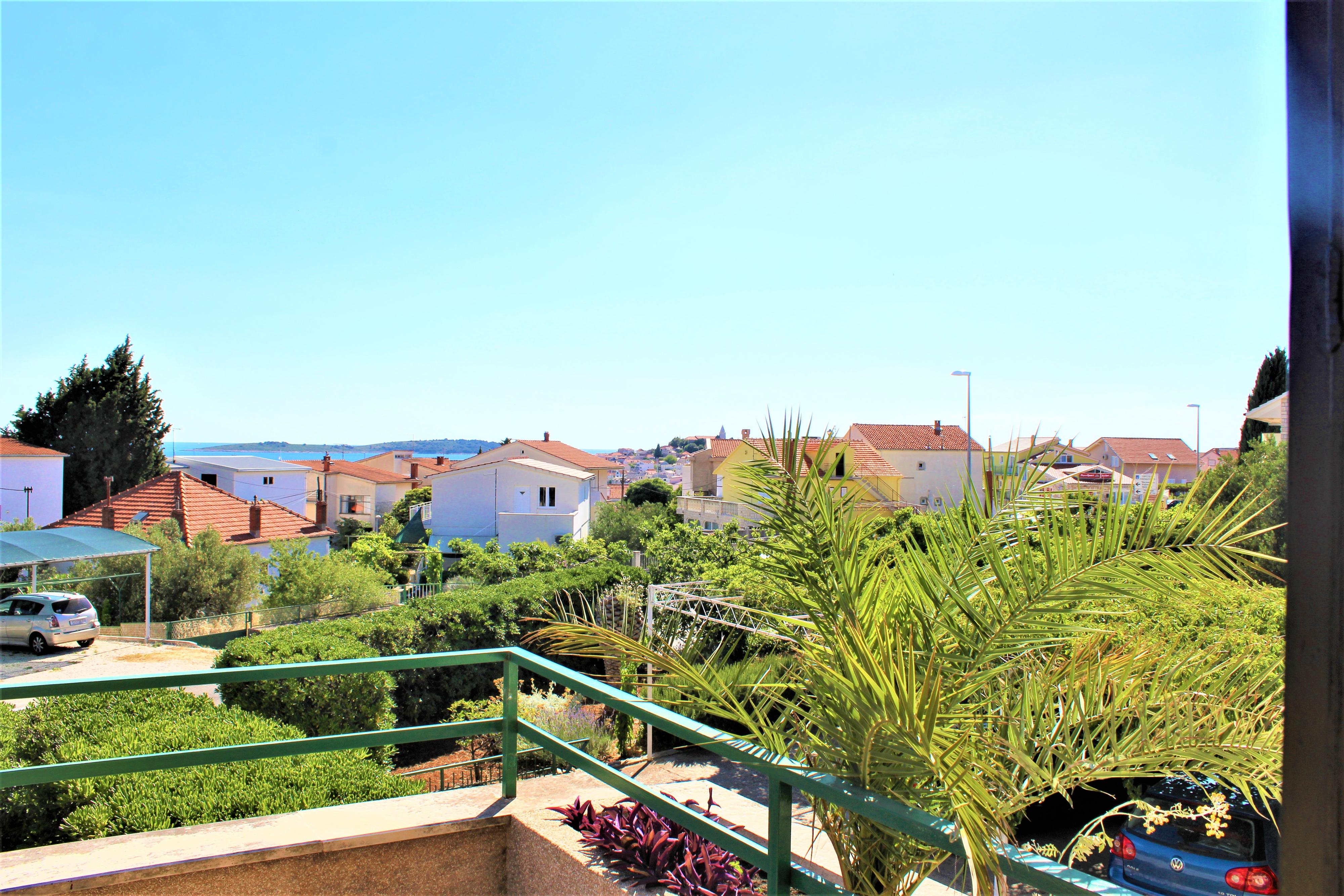 One bedroom apartment with terrace and sea view Primošten  A-b