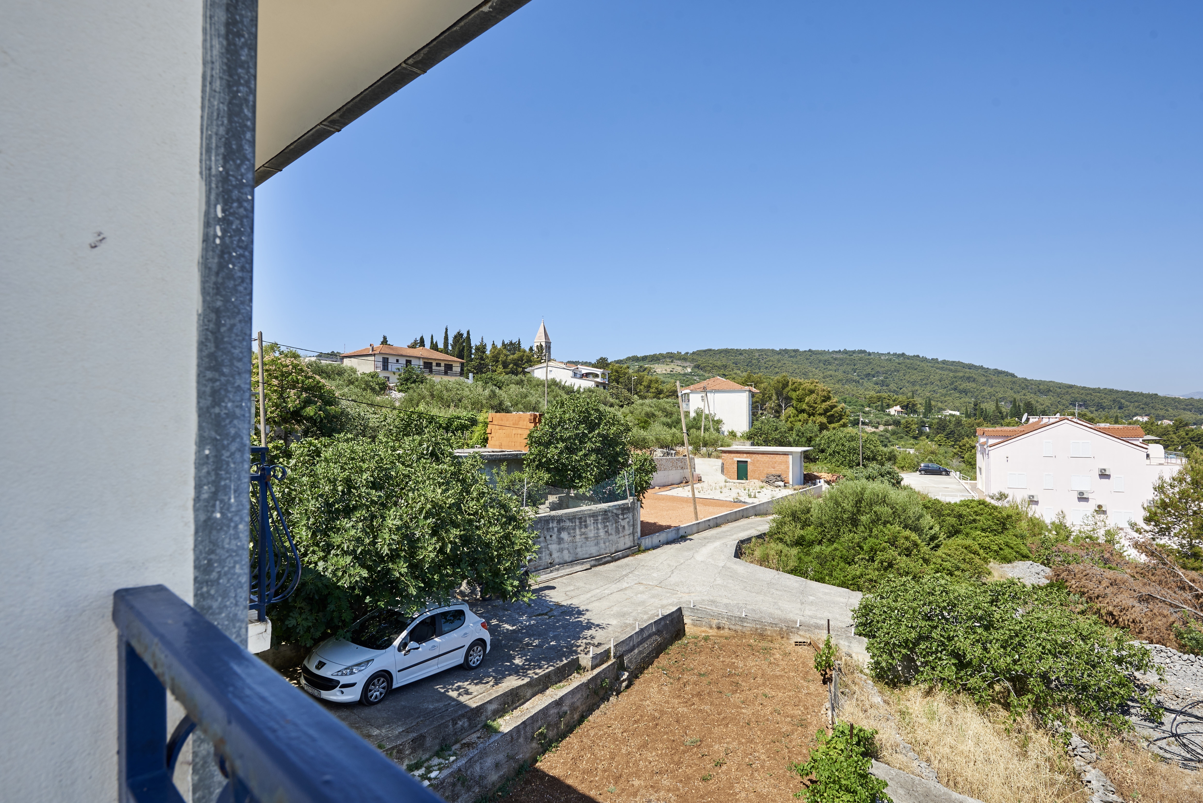 Four bedroom apartment with balcony and sea view Slatine, Čiovo  A-a