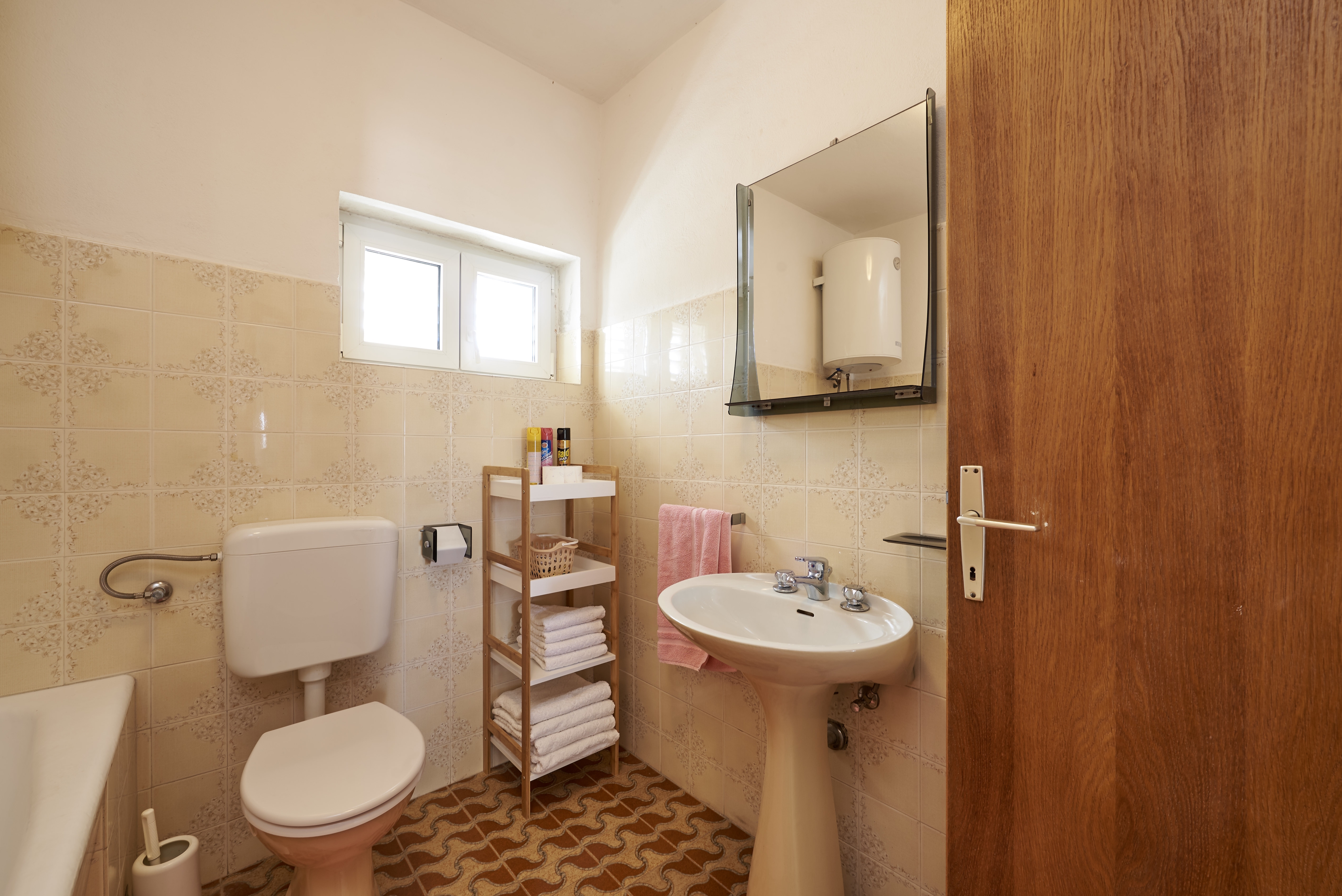Four bedroom apartment with balcony and sea view Slatine, Čiovo  A-a