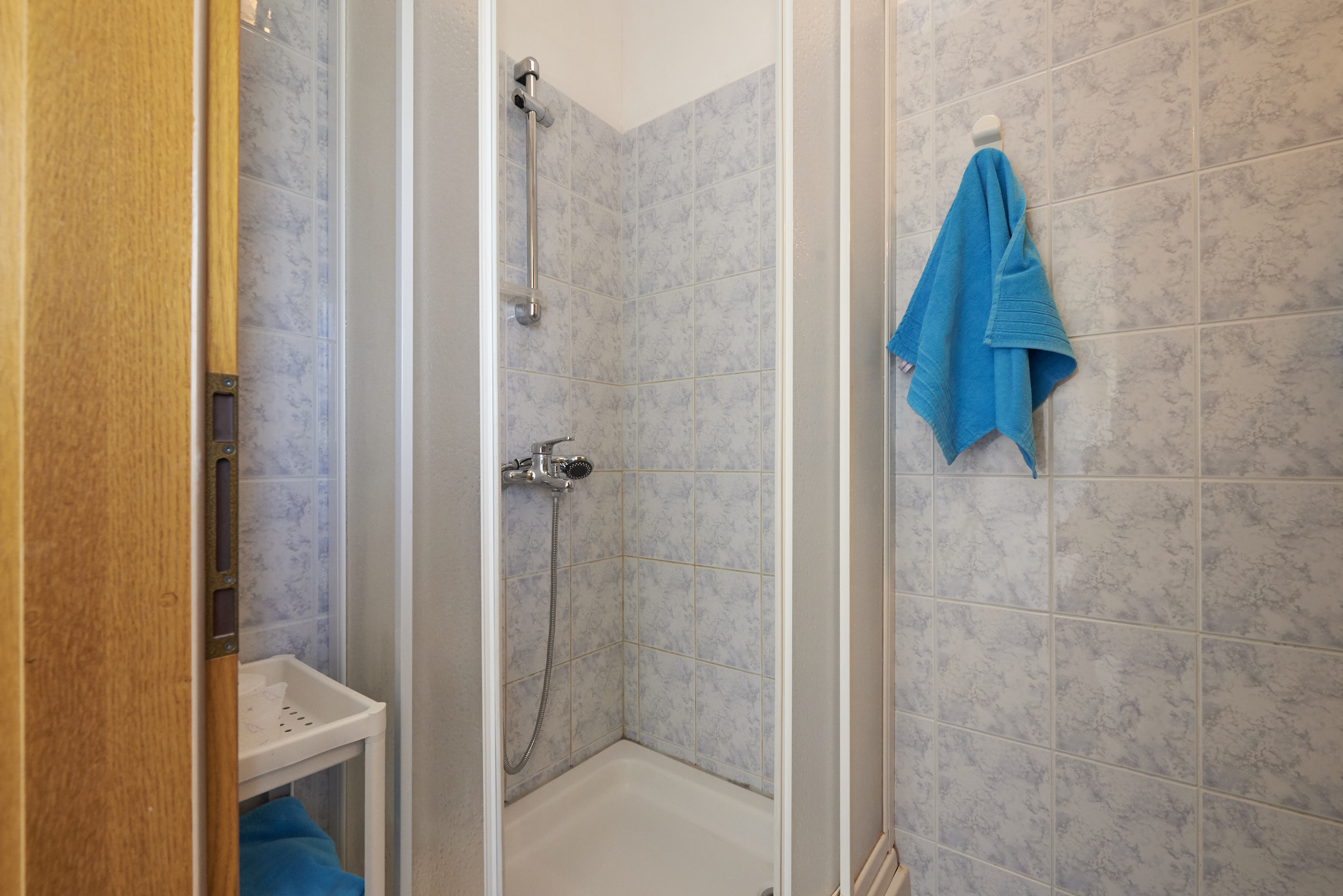 Four bedroom apartment with balcony and sea view Slatine, Čiovo  A-a