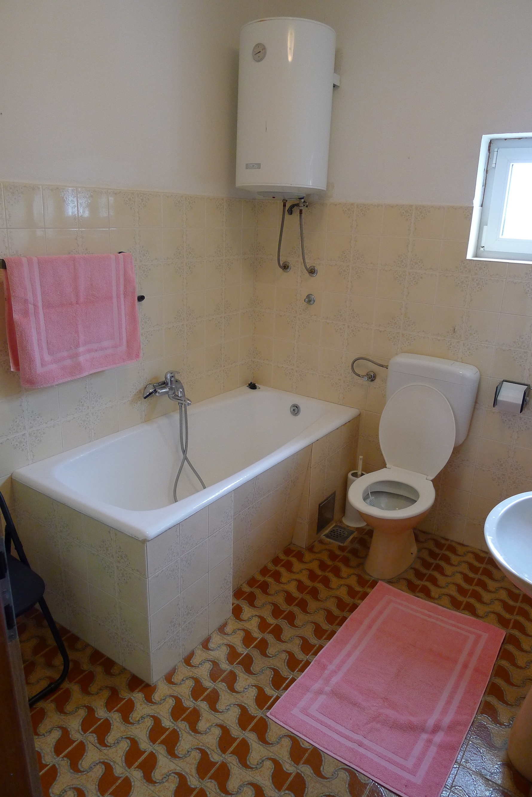 Four bedroom apartment with balcony and sea view Slatine, Čiovo  A-a