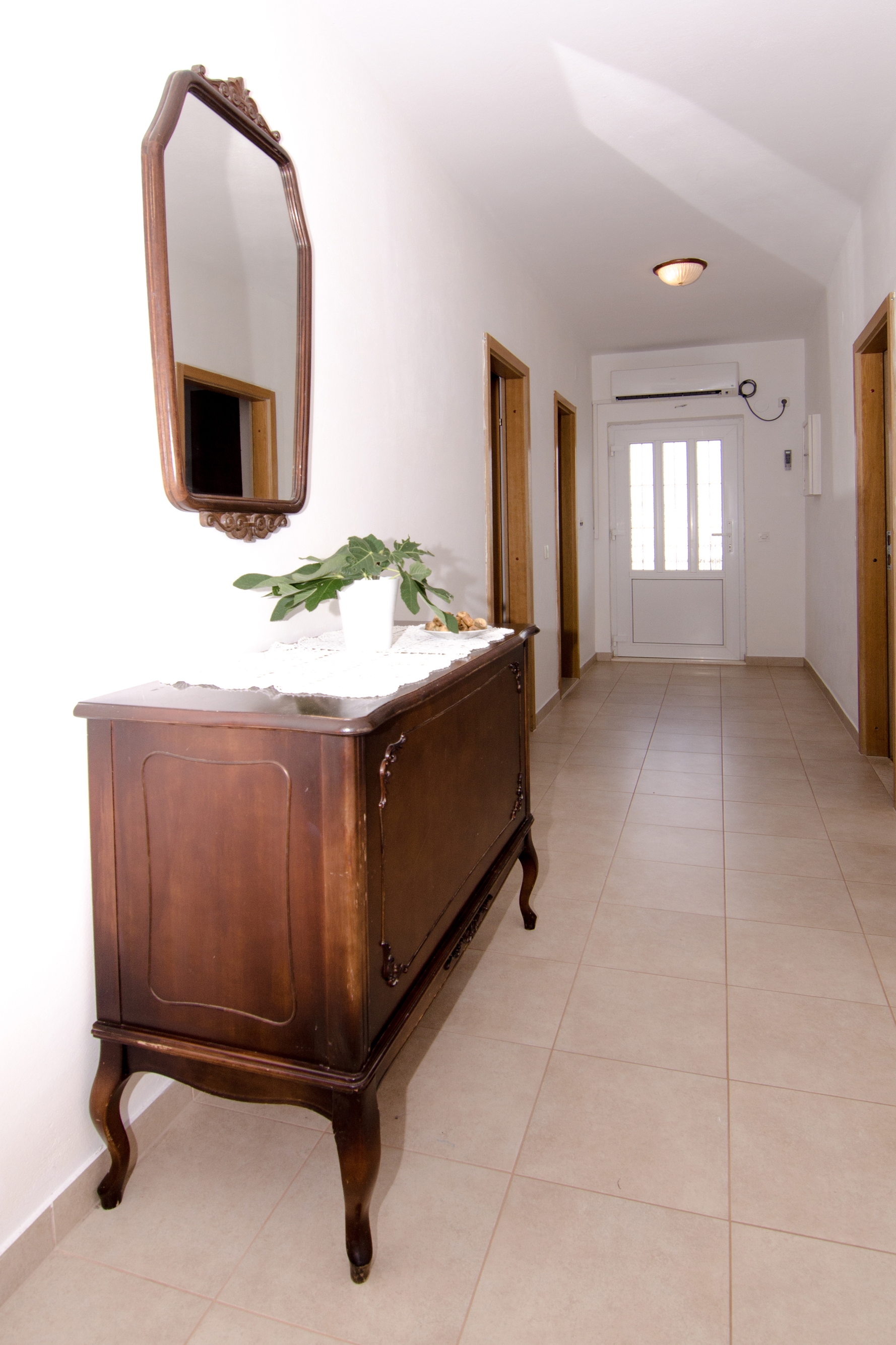 Four bedroom apartment with balcony and sea view Slatine, Čiovo  A-a
