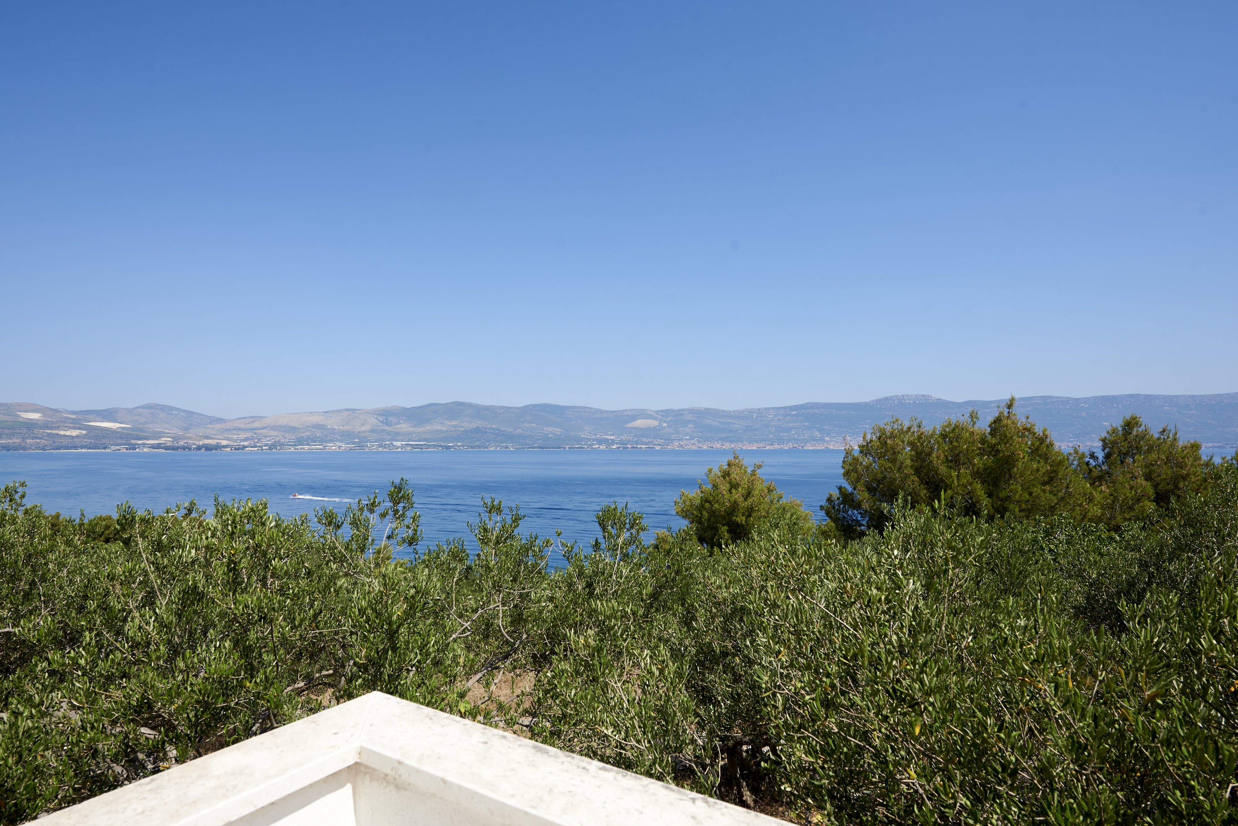 One bedroom apartment with terrace and sea view Slatine, Čiovo  A-b