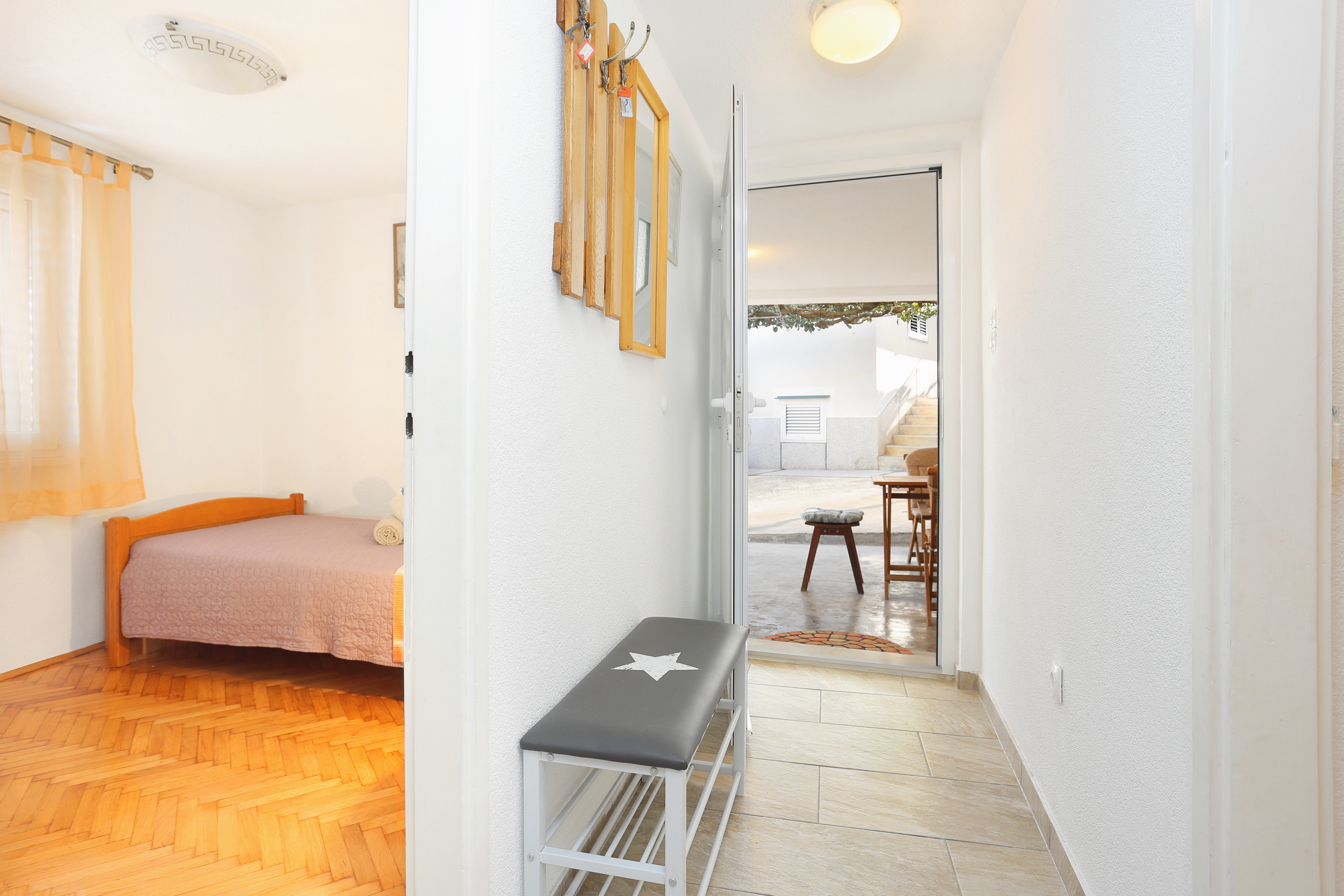 Two bedroom apartment with terrace Trogir  A-a