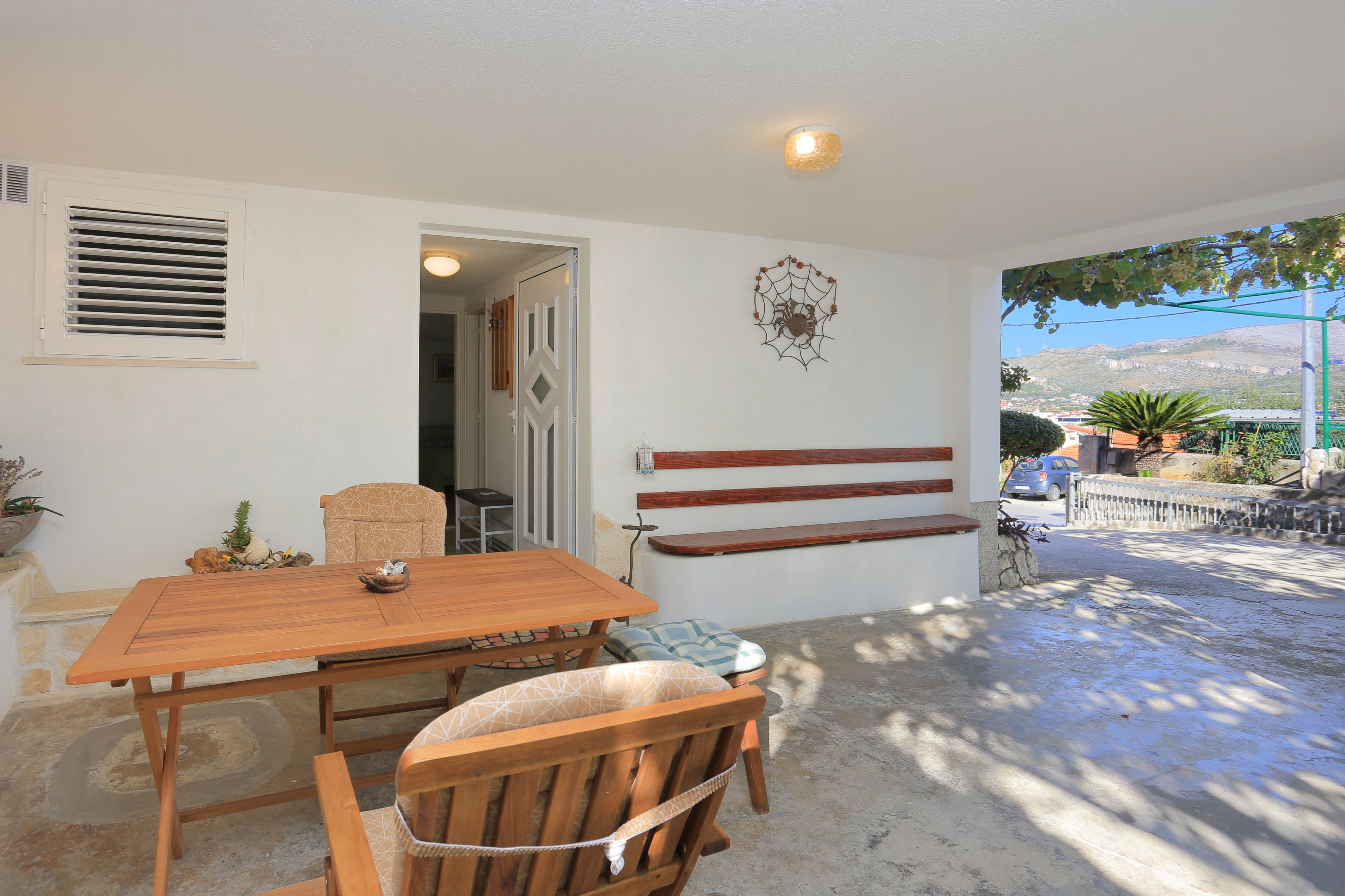 Two bedroom apartment with terrace Trogir  A-a