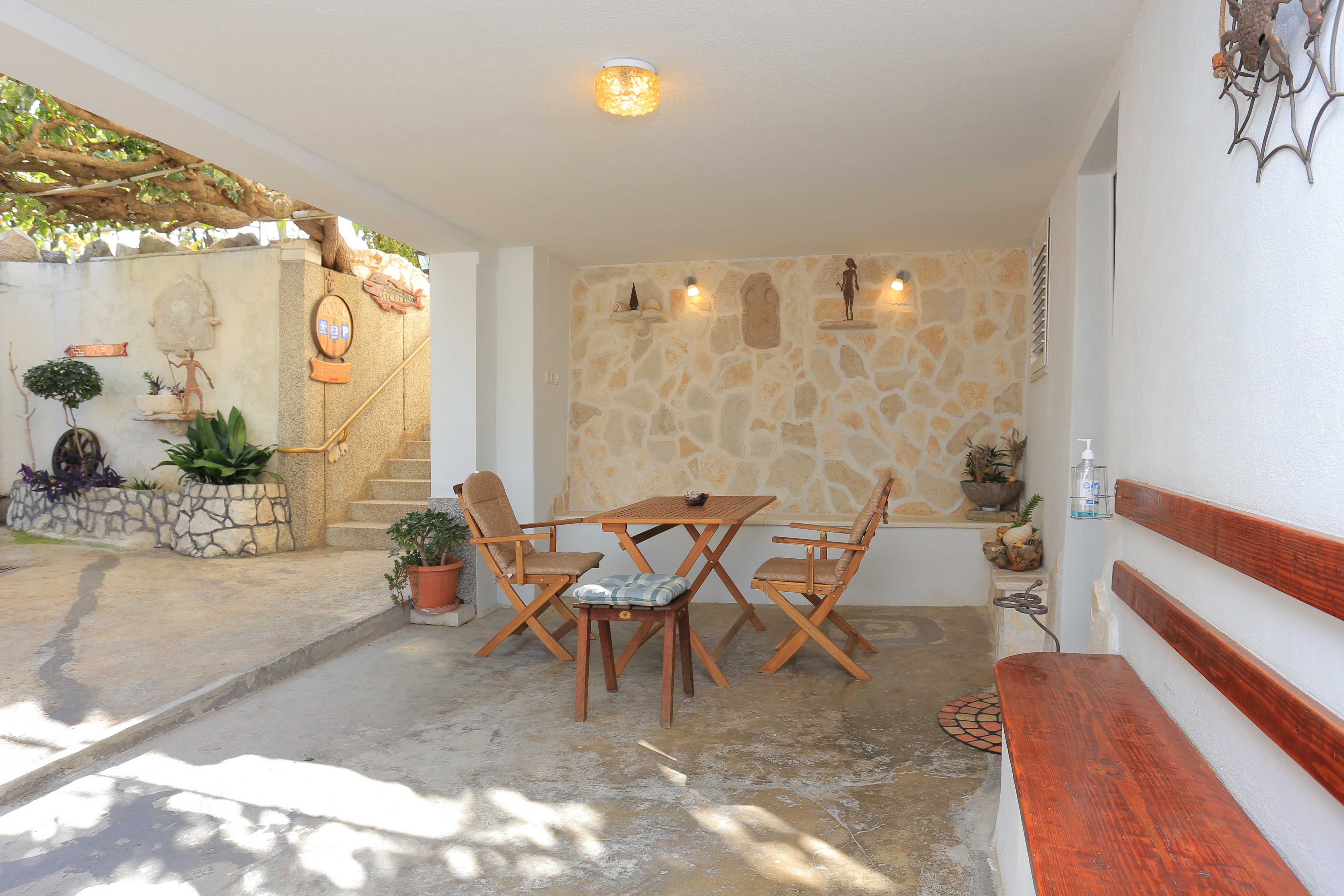 Two bedroom apartment with terrace Trogir  A-a