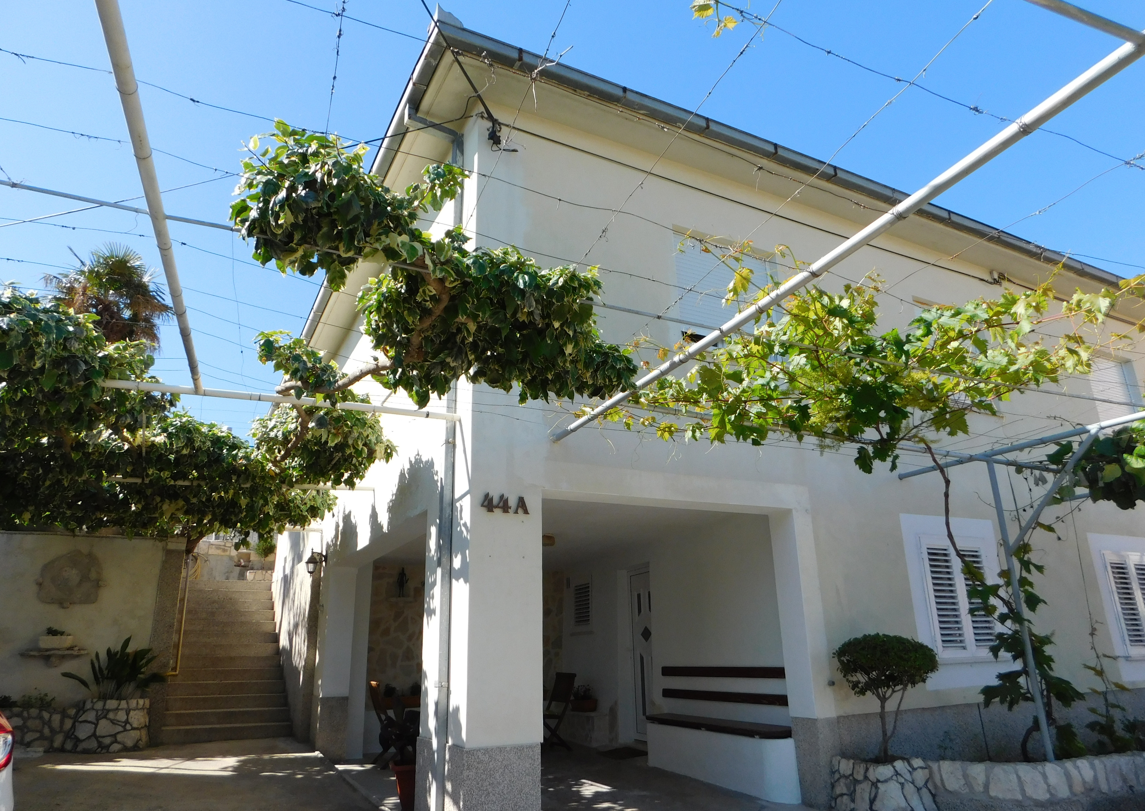Two bedroom apartment with terrace Trogir (A-15517-a) Two bedroom apartment with terrace Trogir (A-15517-a)