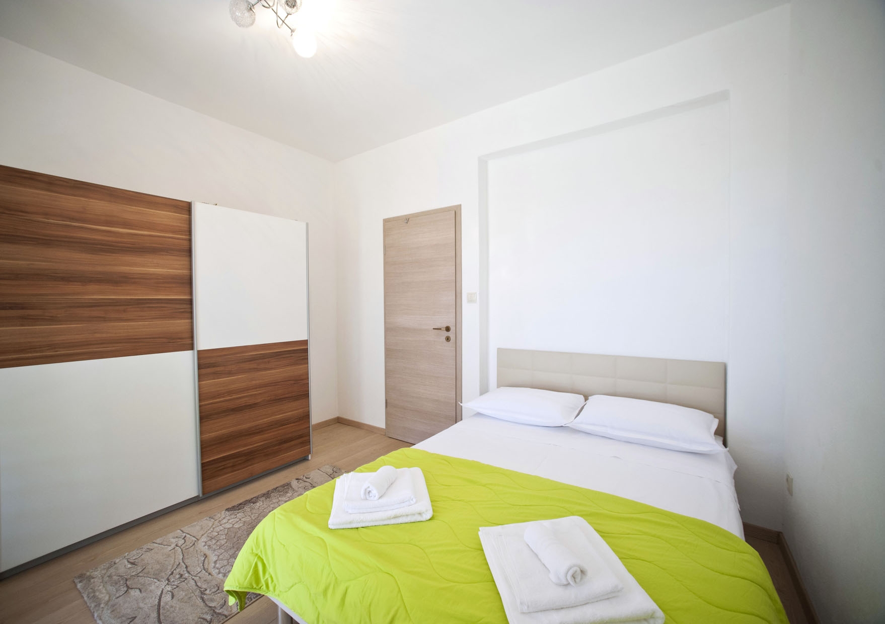 Two bedroom apartment with balcony Gornje selo, Šolta  A-a