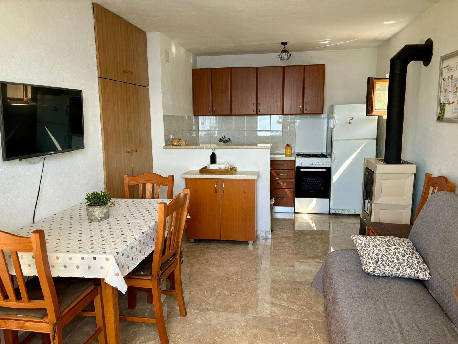 Two bedroom apartment near beach Cove Lučica, Hvar (A-15546-a) Two bedroom apartment near beach Cove Lučica, Hvar (A-15546-a)