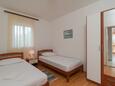 Ložnice 2 Rogoznica, Ložnice 2 v ubytování typu apartment, domácí mazlíčci povoleni a WiFi.