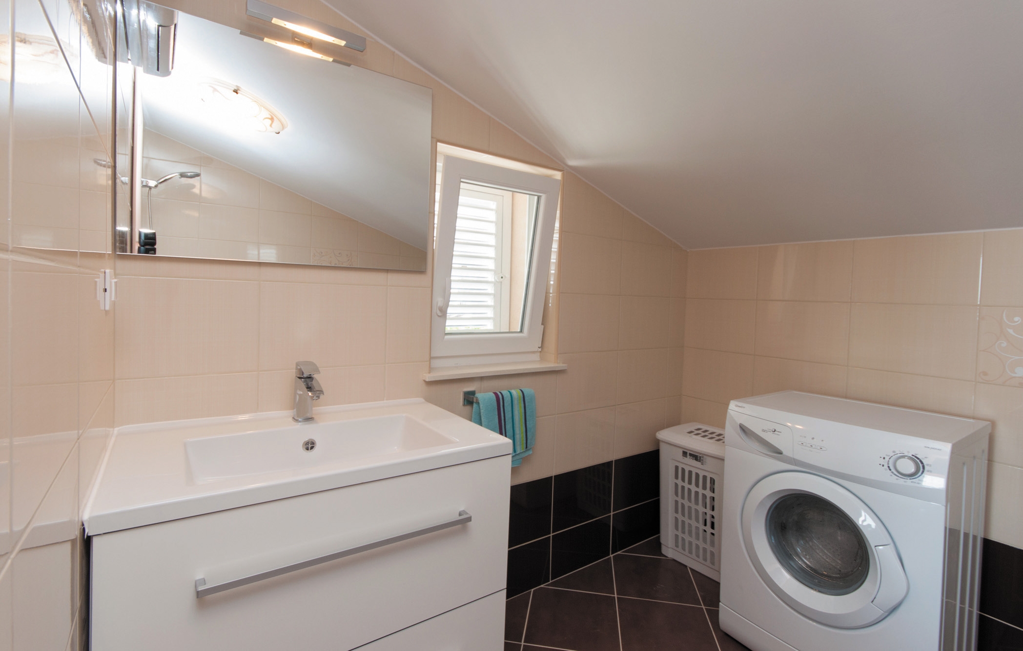 Three bedroom house with terrace and sea view Supetarska Draga - Gonar, Rab  K