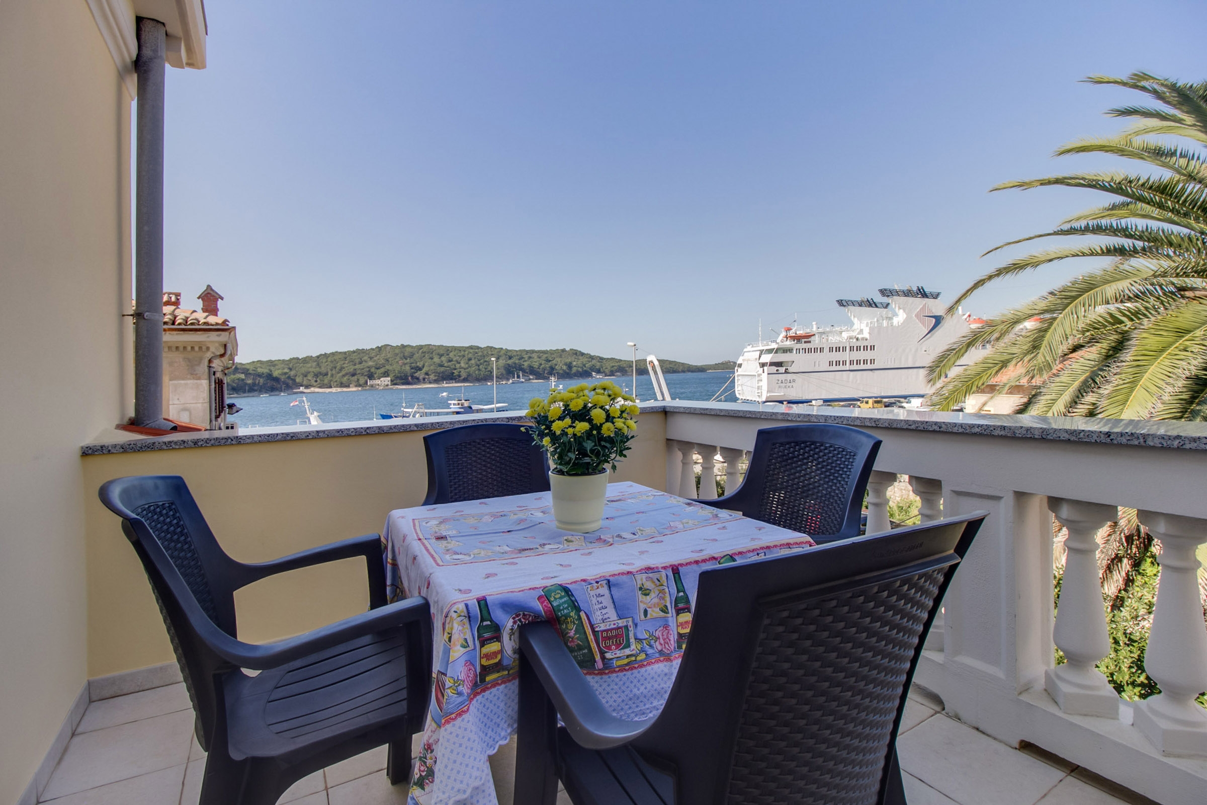 One bedroom apartment with terrace and sea view Mali Lošinj, Lošinj  A-a