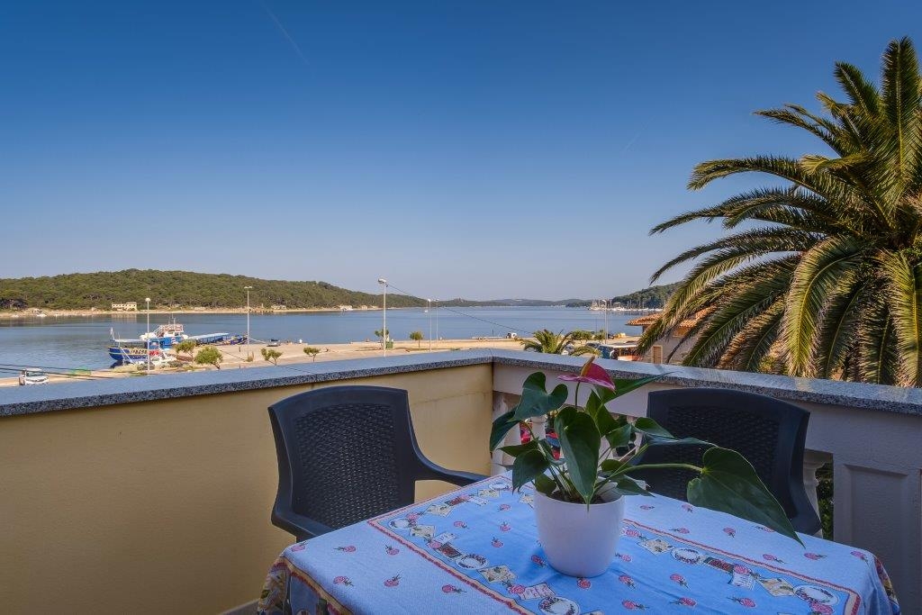 One bedroom apartment with terrace and sea view Mali Lošinj, Lošinj  A-a