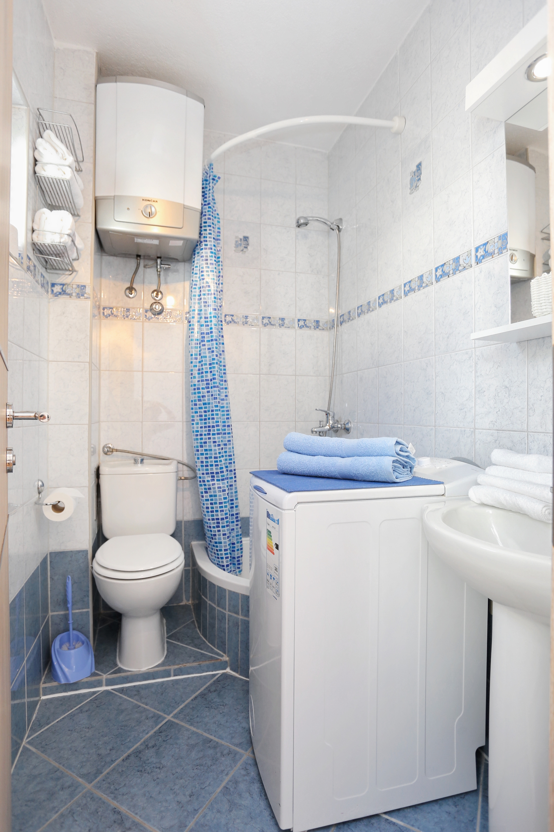 Two bedroom apartment with balcony and sea view Arbanija, Čiovo  A-a
