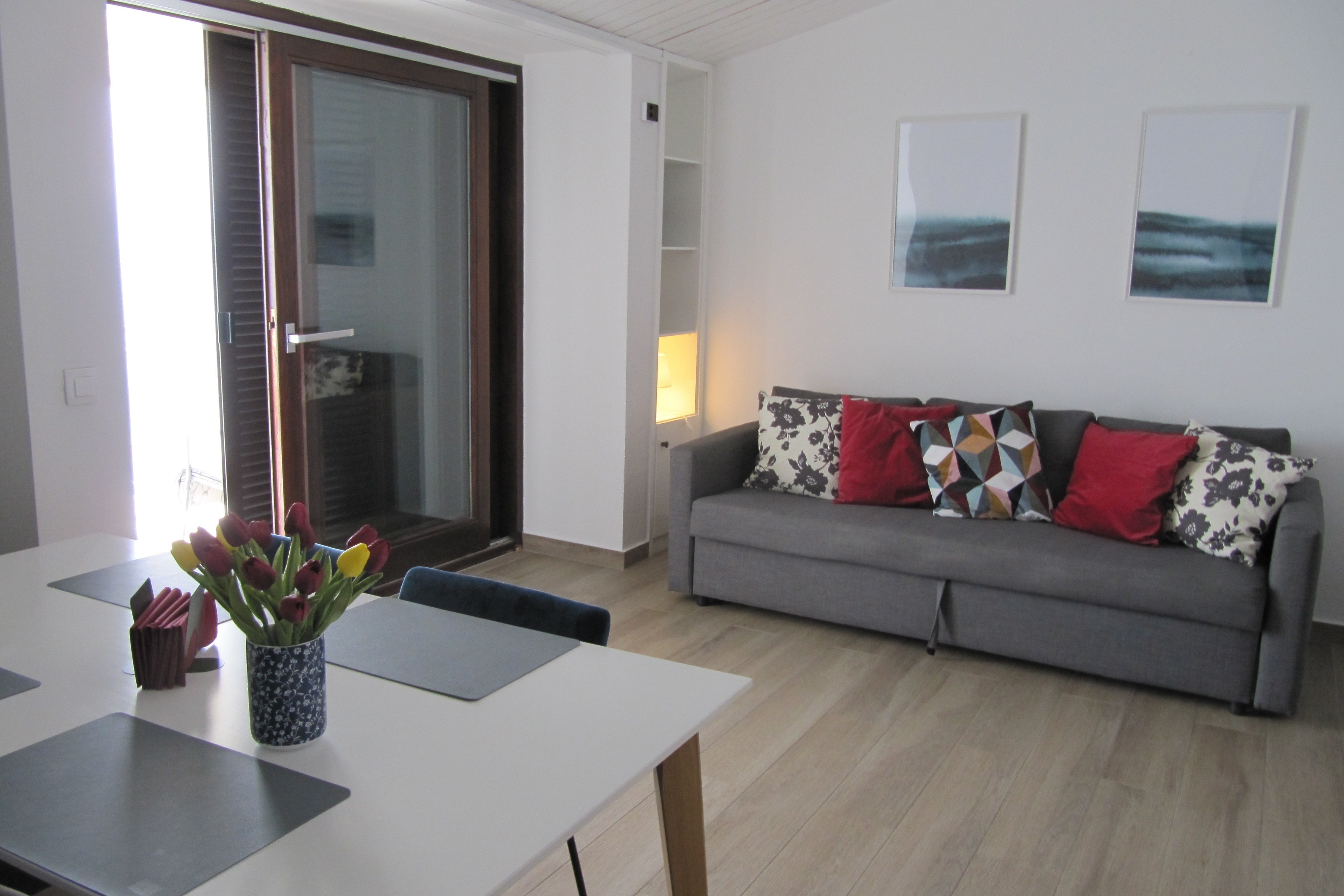 One bedroom apartment near beach Brist, Makarska (A-15620-a)