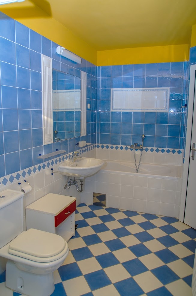 Four bedroom house near beach Zaostrog, Makarska  K