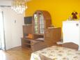 Biograd na Moru, Jídelna v ubytování typu apartment, domácí mazlíčci povoleni a WiFi.