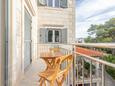Balcony 2 Sutivan, Balcony 2 in the apartment, with a sea view, (pet friendly) and WiFi.