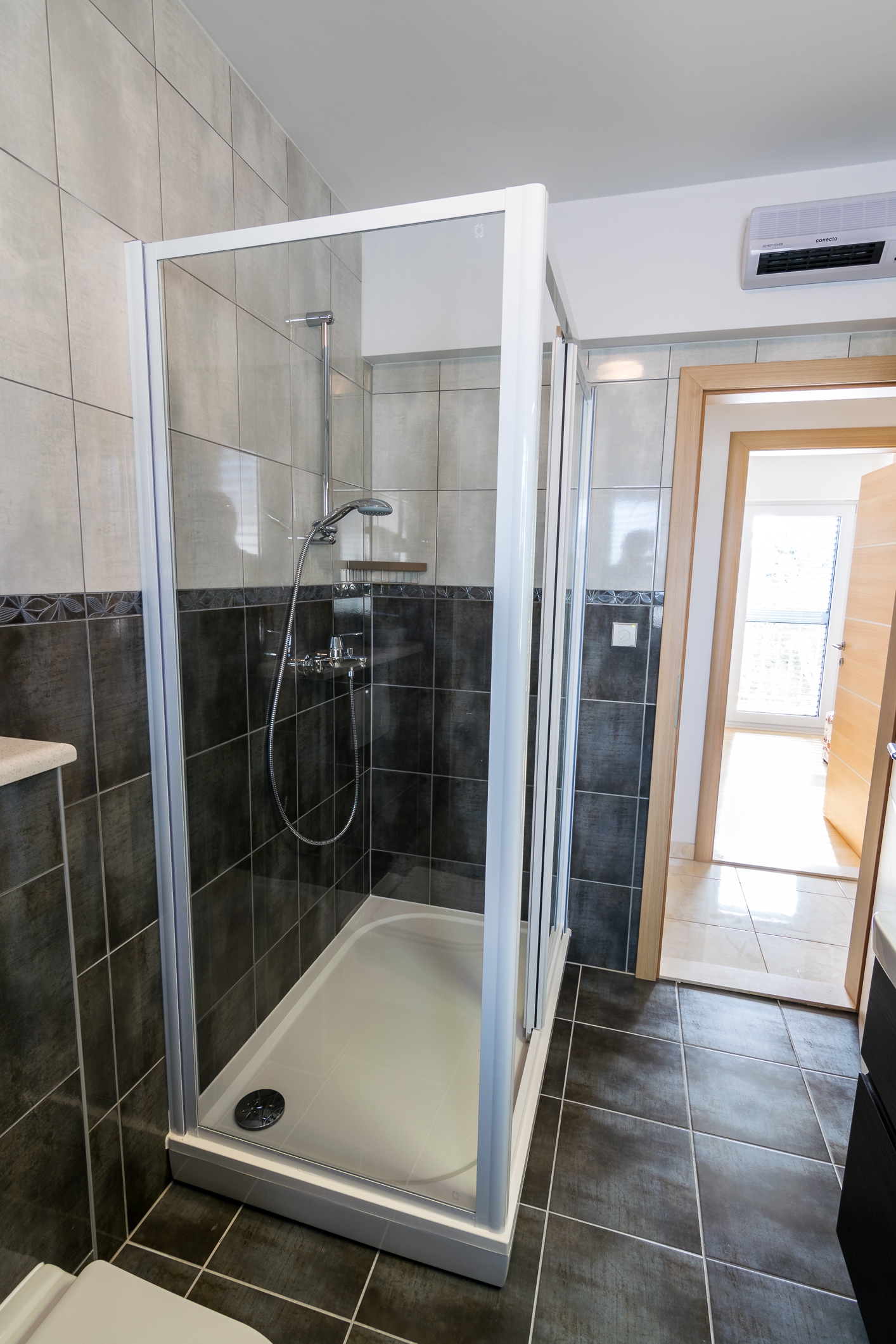 Three bedroom apartment with balcony and sea view Sutivan, Brač  A-a