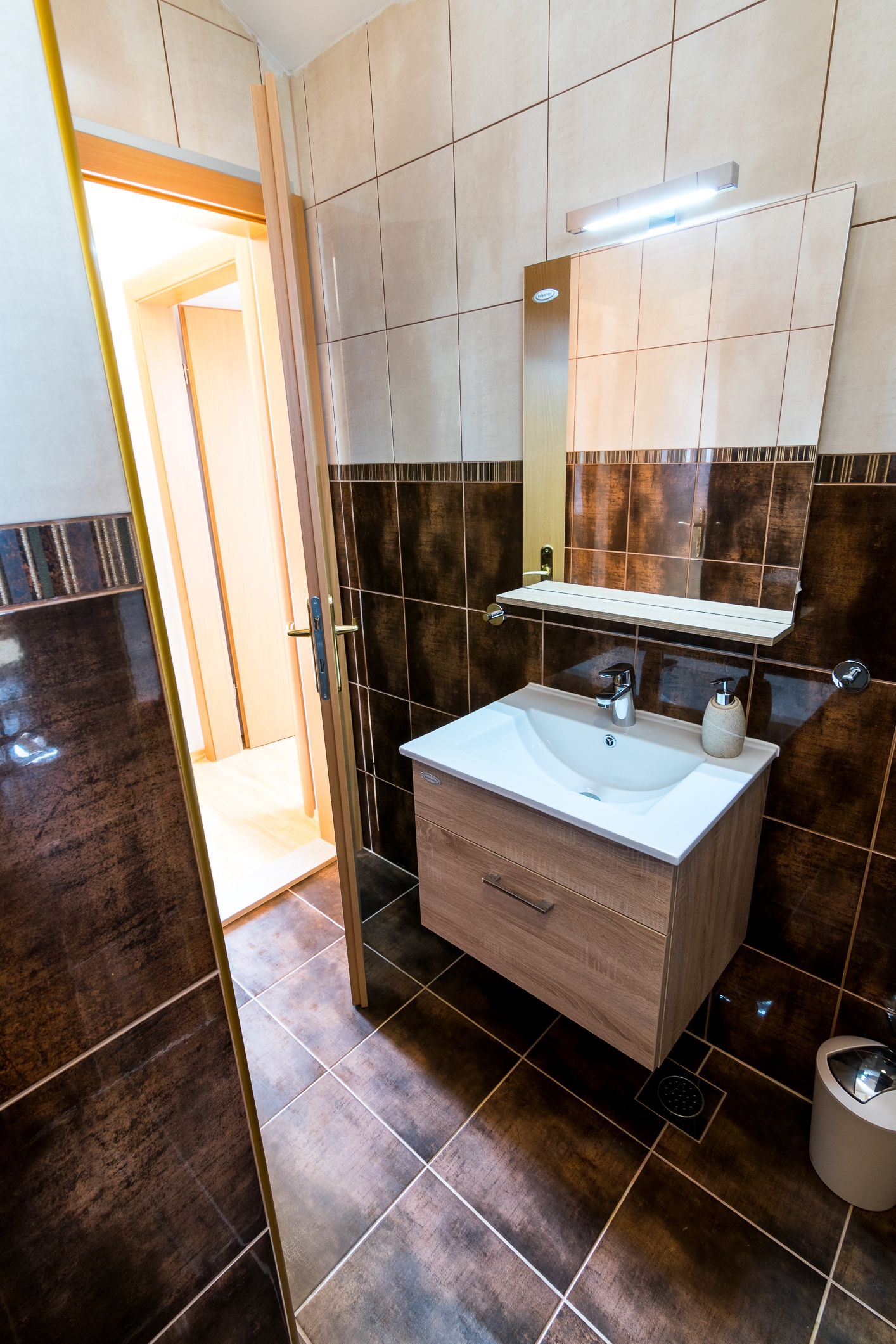 Two bedroom apartment with air-conditioning Sutivan, Brač  A-b