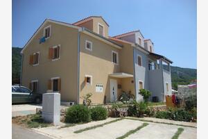 Apartmaji s parkingom Cres - 15672