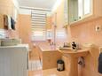Ванная комната Kaštel Štafilić, Ванная комната в размещении типа apartment, WiFi.