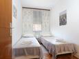 Spavaća soba 3 Kaštel Štafilić, Spavaća soba 3 u smještaju tipa apartment, WiFi.