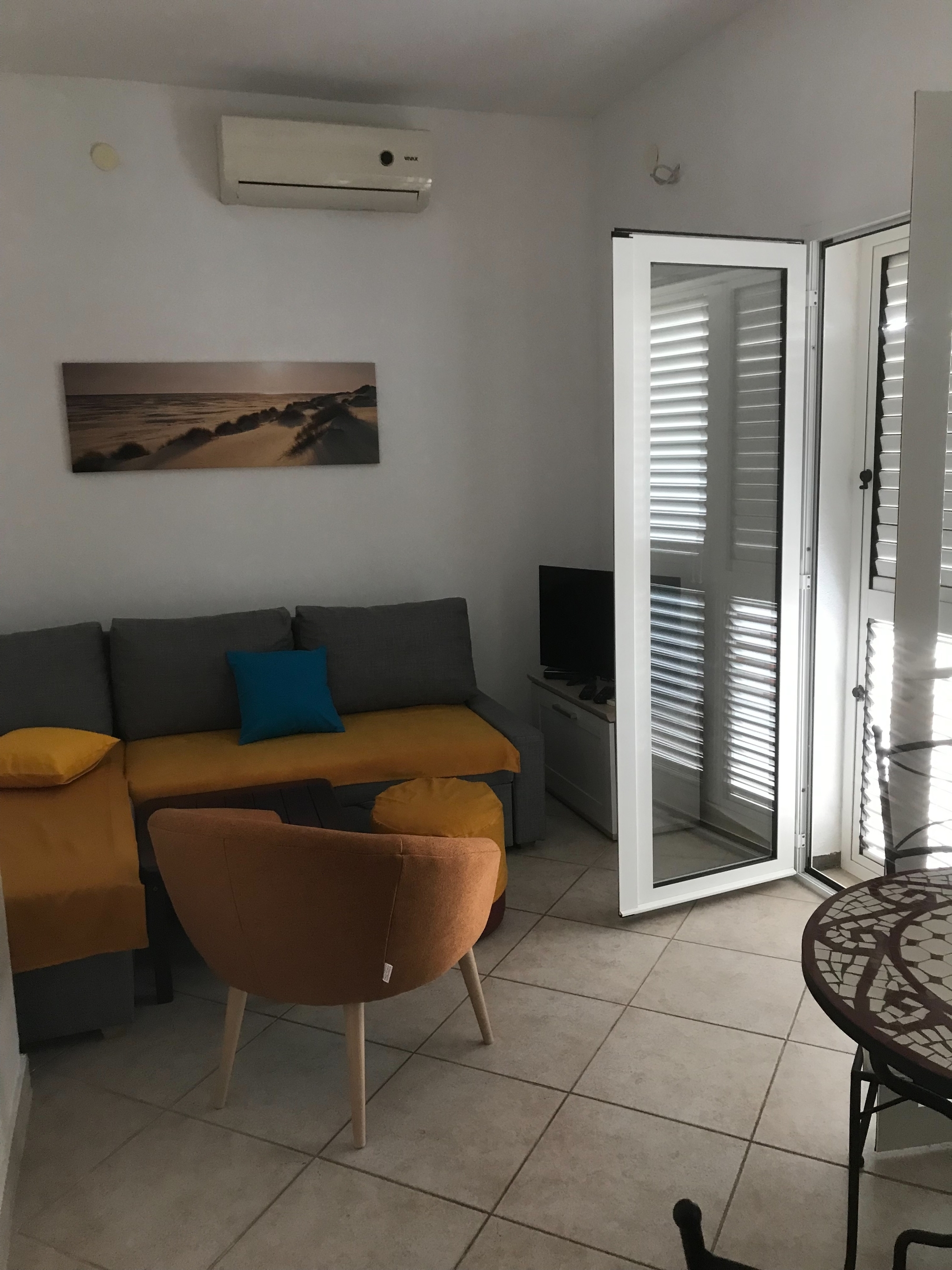 One bedroom apartment with terrace and sea view Primošten (A-15704-b) One bedroom apartment with terrace and sea view Primošten (A-15704-b)