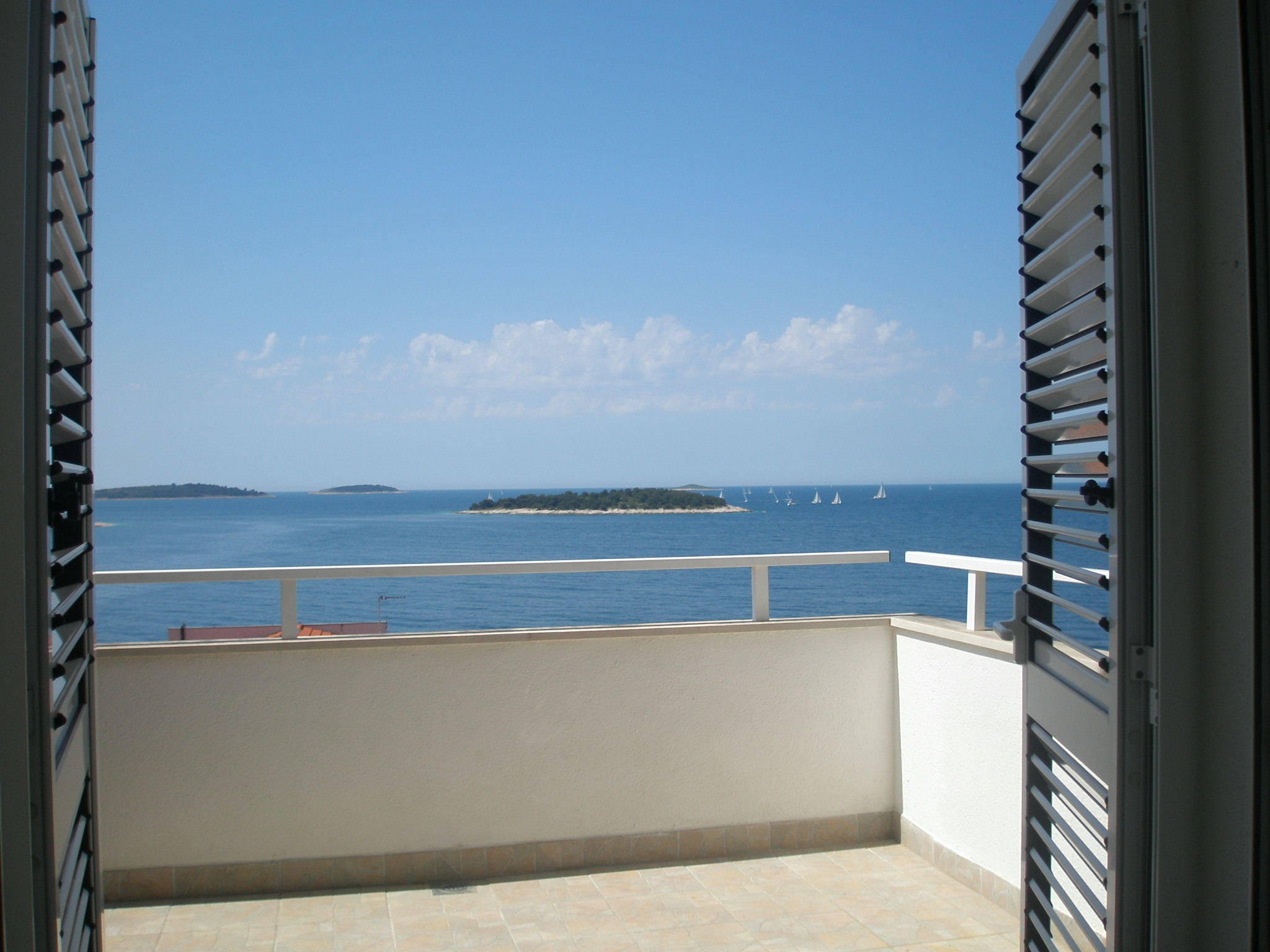 Jednosobni apartman s terasom i pogledom na more Primošten  A-c