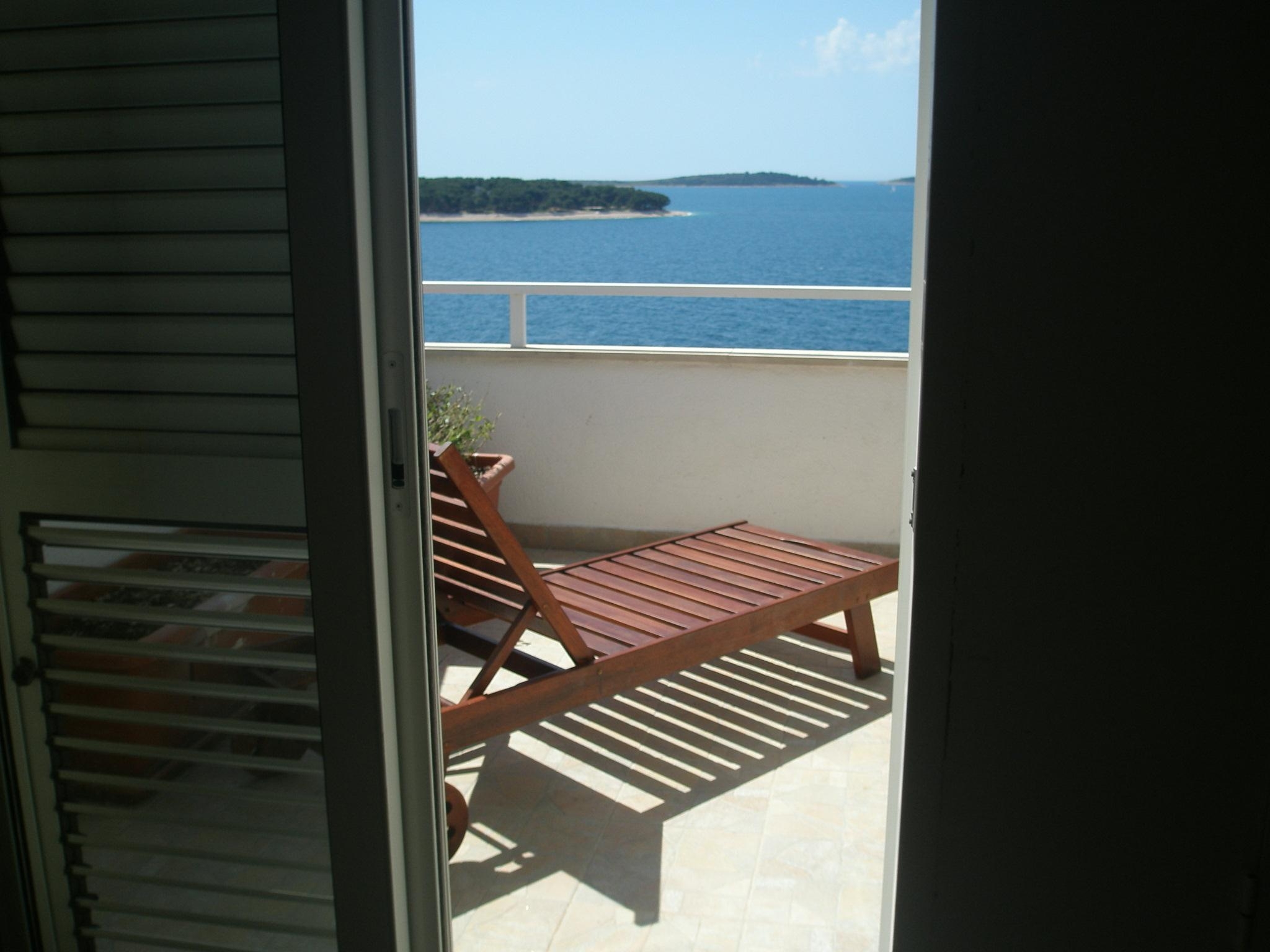 One bedroom apartment with terrace and sea view Primošten (A-15704-e) One bedroom apartment with terrace and sea view Primošten (A-15704-e)