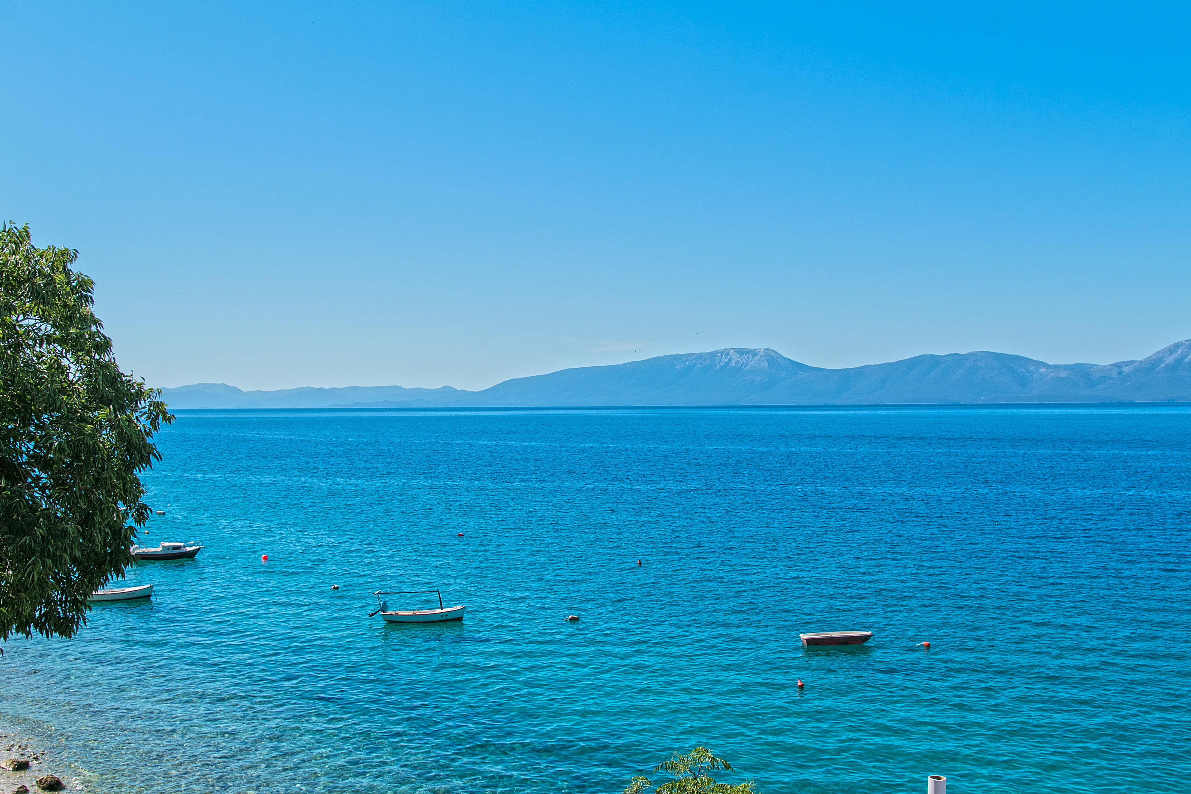 One bedroom apartment near beach Brist, Makarska  A-c