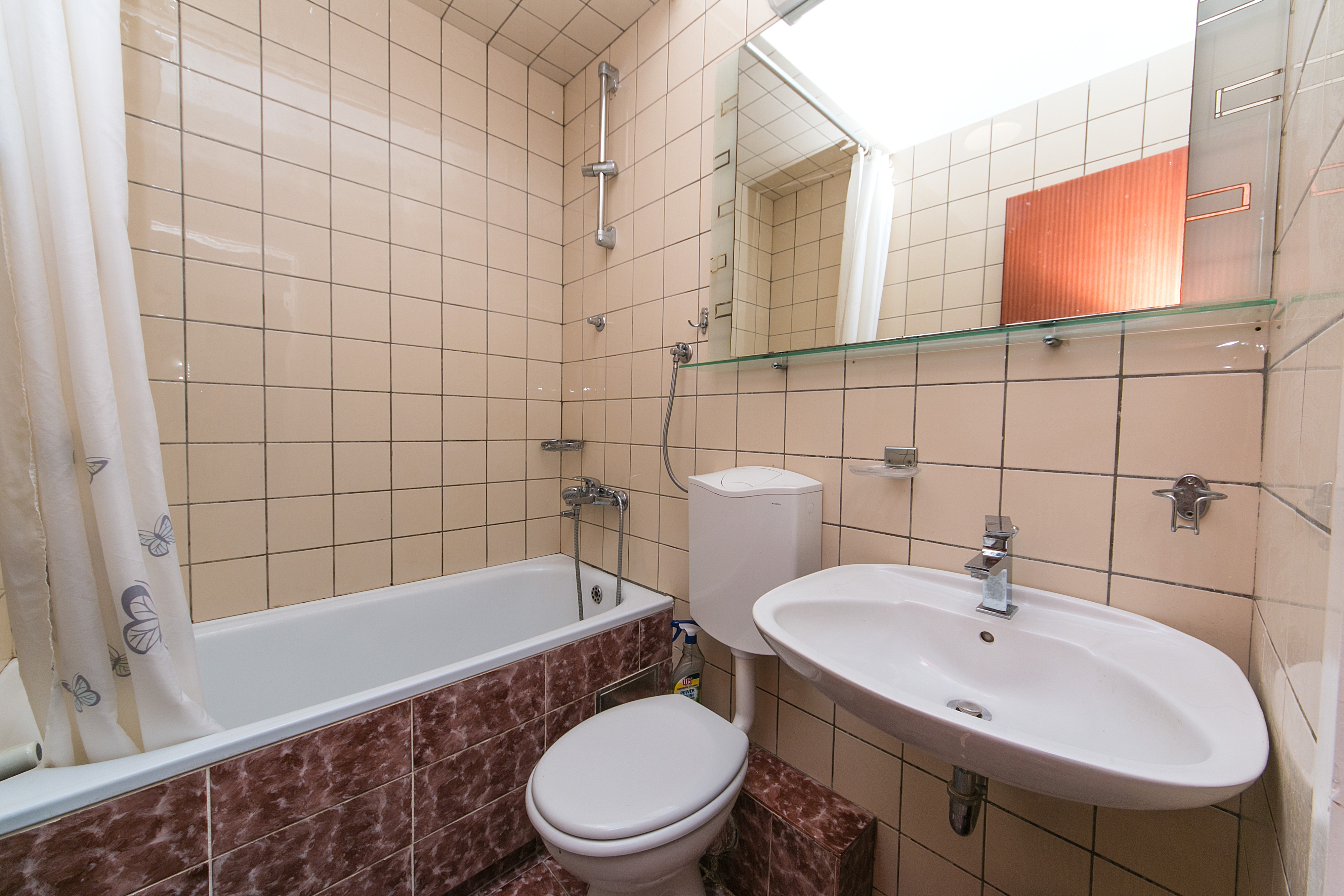 One bedroom apartment near beach Brist, Makarska  A-e