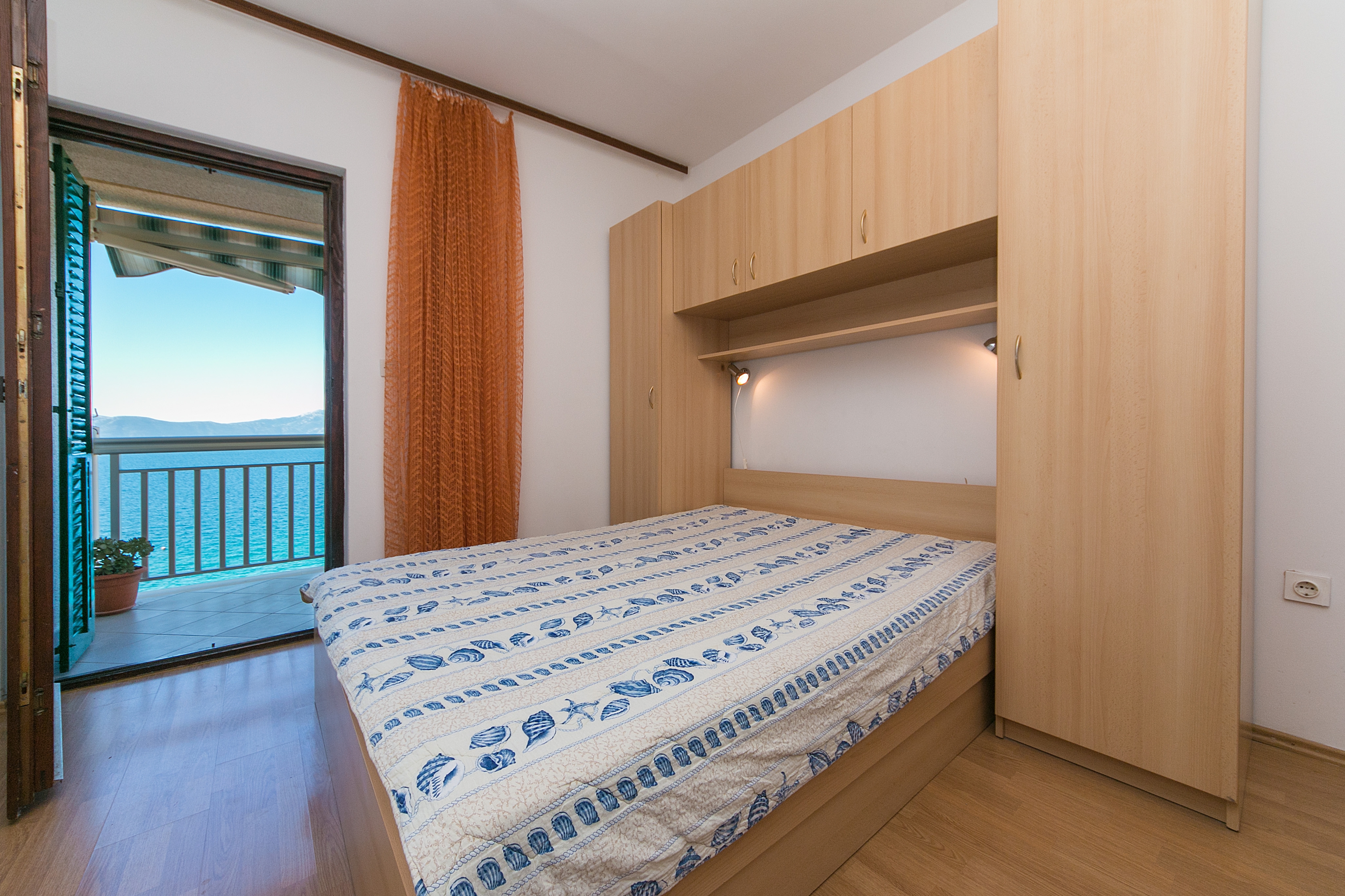 One bedroom apartment near beach Brist, Makarska (A-15714-e) One bedroom apartment near beach Brist, Makarska (A-15714-e)