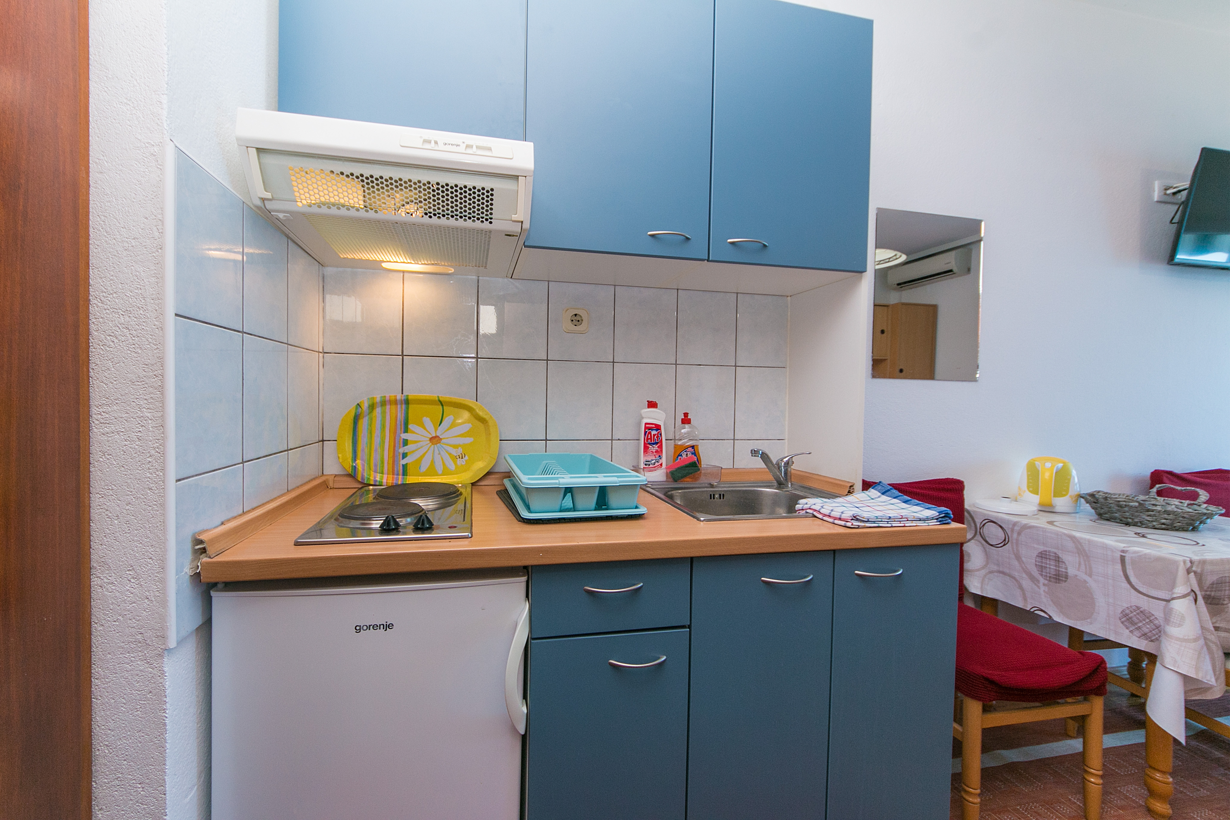 Studio flat near beach Brist, Makarska (AS-15714-a) Studio flat near beach Brist, Makarska (AS-15714-a)