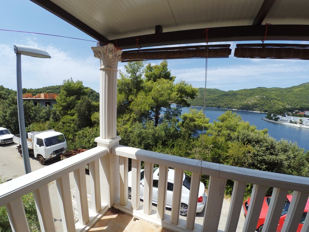 Two bedroom apartment with terrace and sea view Brna, Korčula  A-a