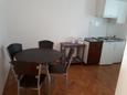 Salle à manger Nin, Salle à manger dans l’hébergement en type apartment, animaux acceptés et WiFi.